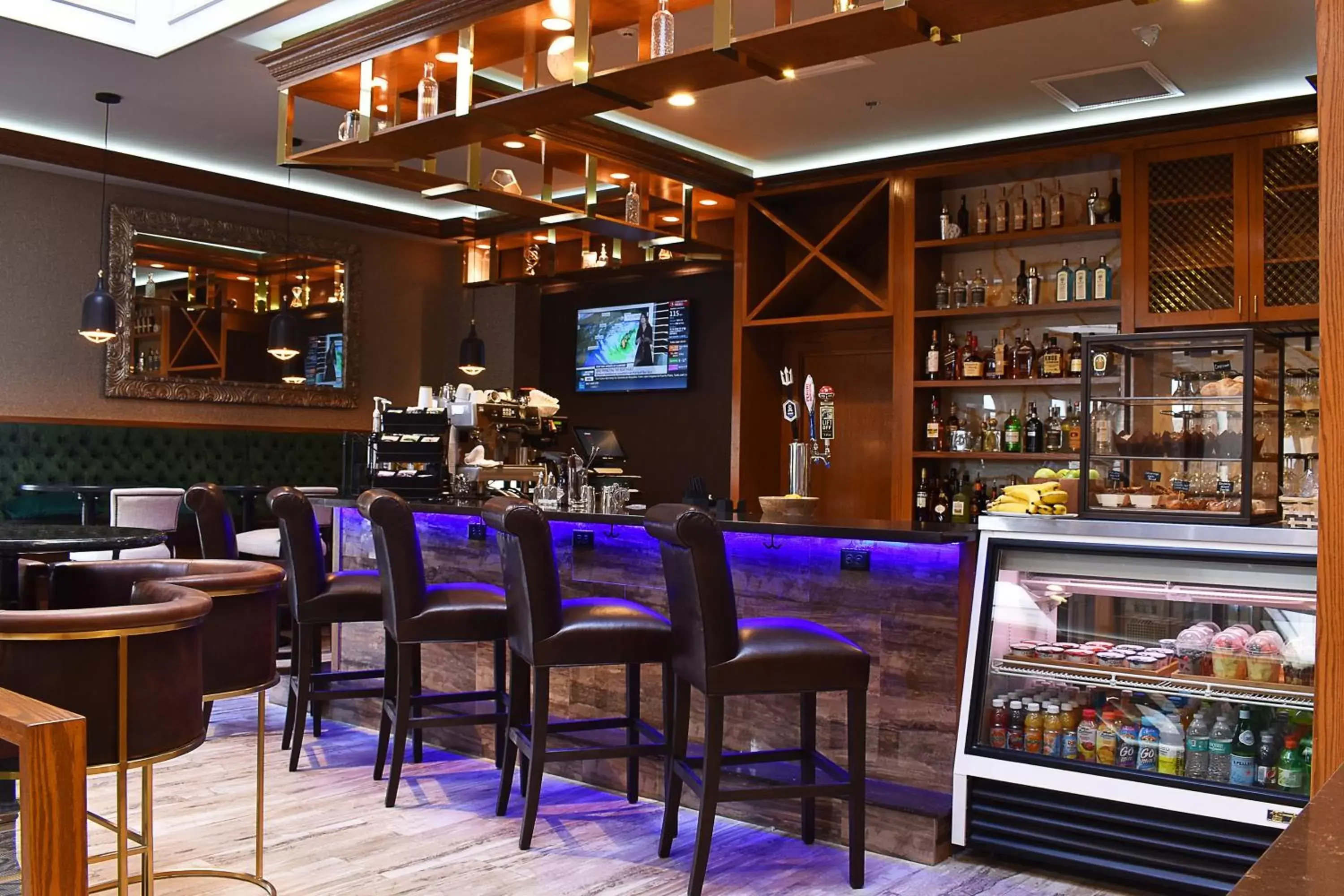 Restaurant/places to eat, Lounge/Bar in Delta Hotels by Marriott Indianapolis East