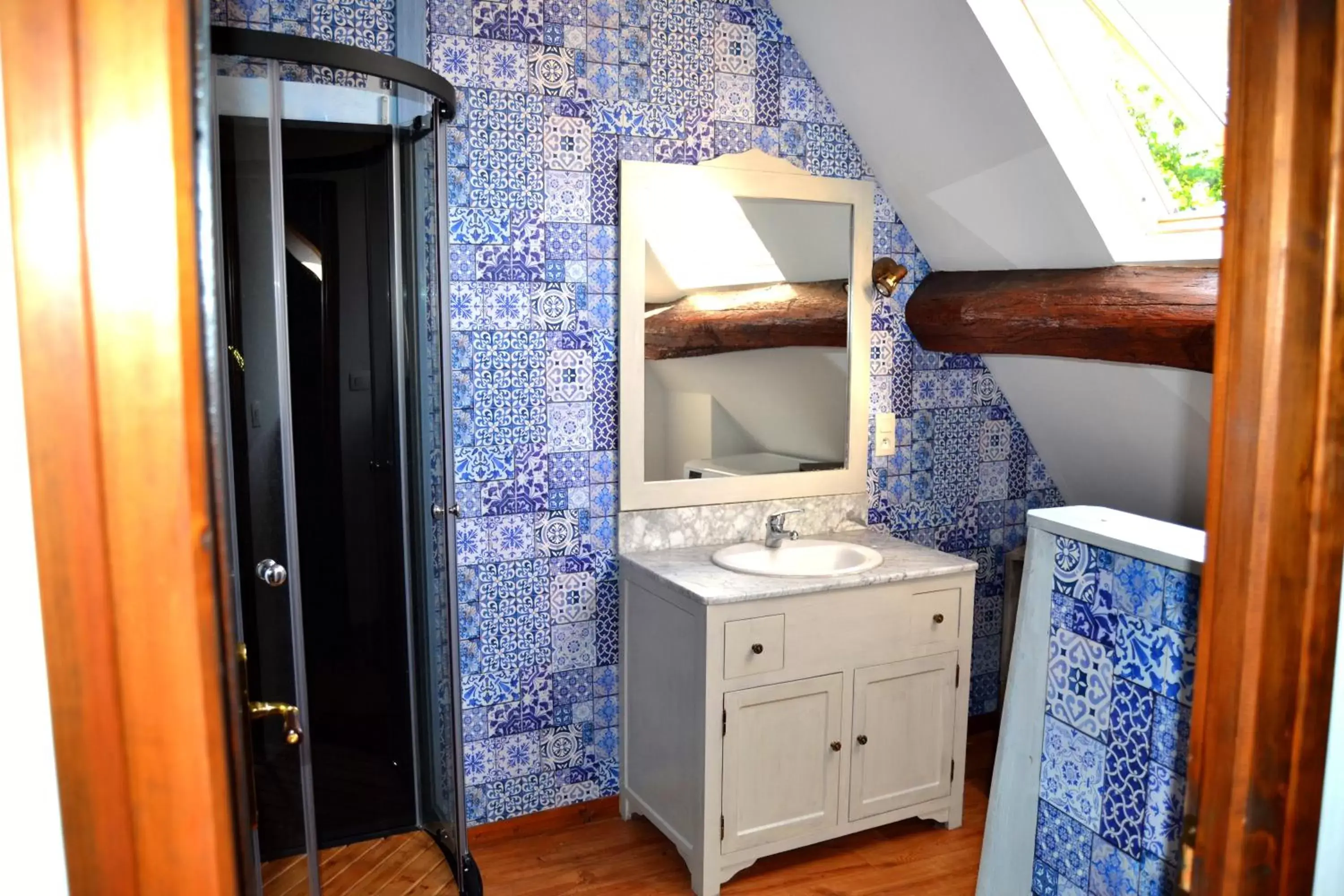 Bathroom in Domaine de Vandenesse & Spa