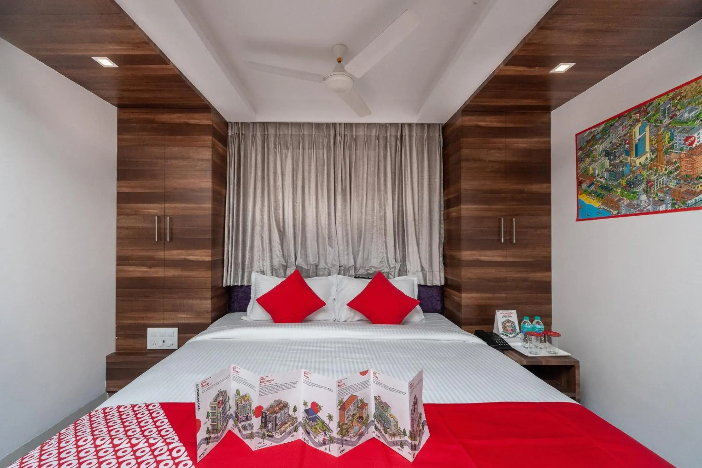Bedroom, Bed in  Super OYO Capital O Admire Suit Hospitality