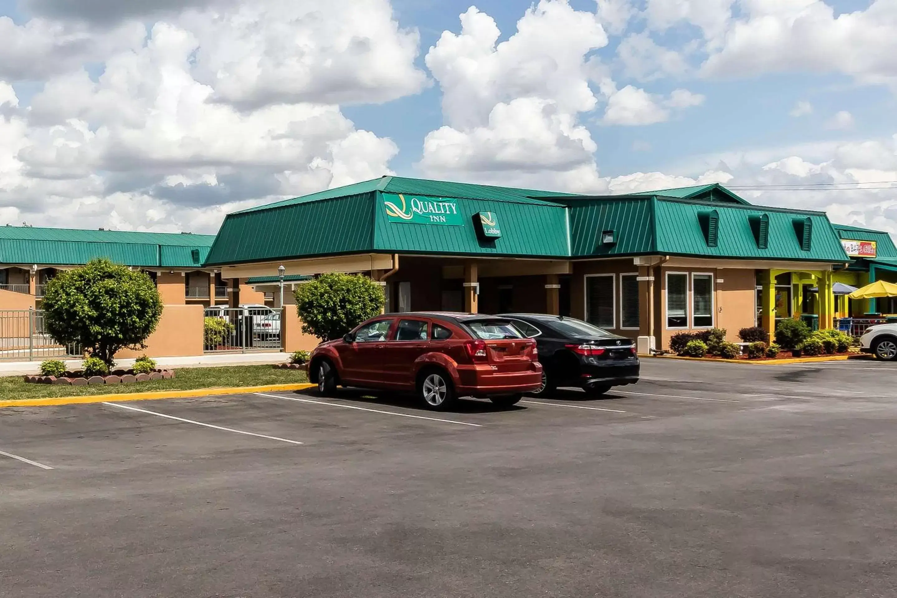 Property building in Quality Inn Tullahoma