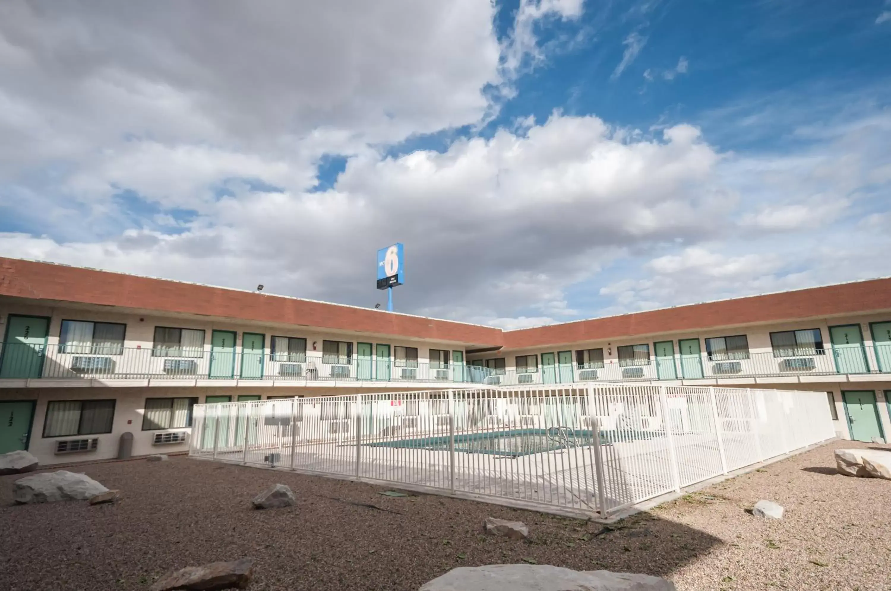 Swimming pool, Property Building in Motel 6-Green River, UT