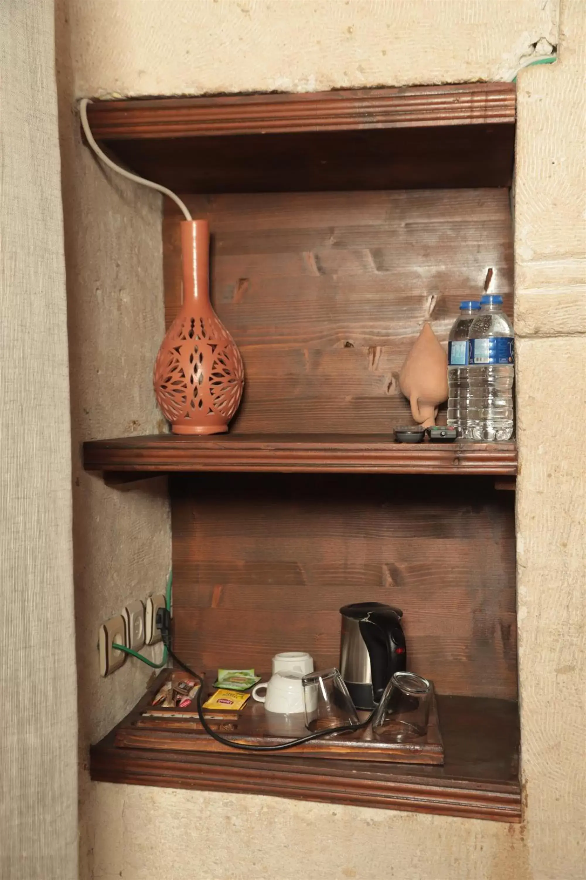 Coffee/tea facilities, Kitchen/Kitchenette in Guven Cave Hotel