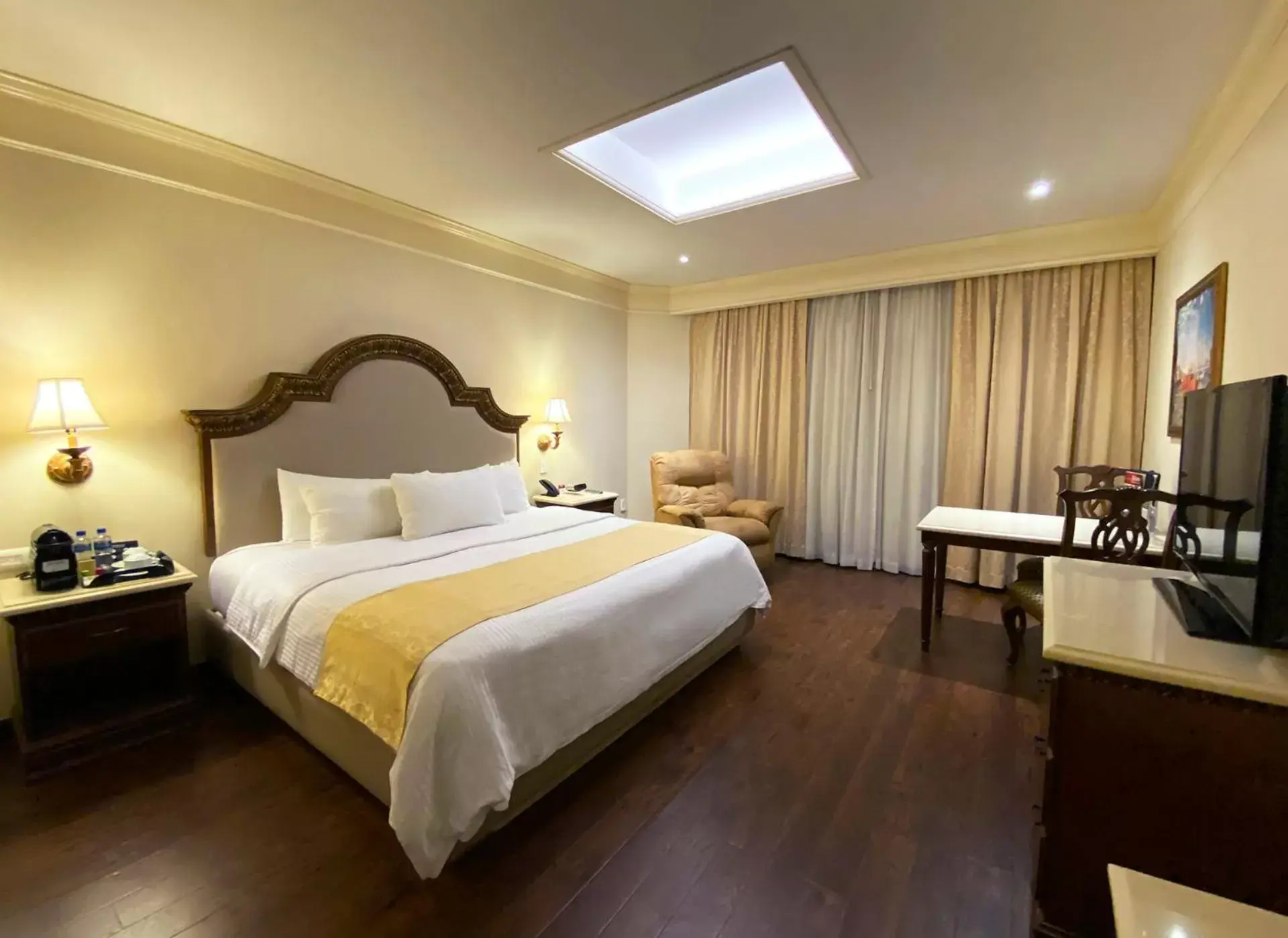 Bed in Safi Royal Luxury Valle Bed in Safi Royal Luxury Valle
