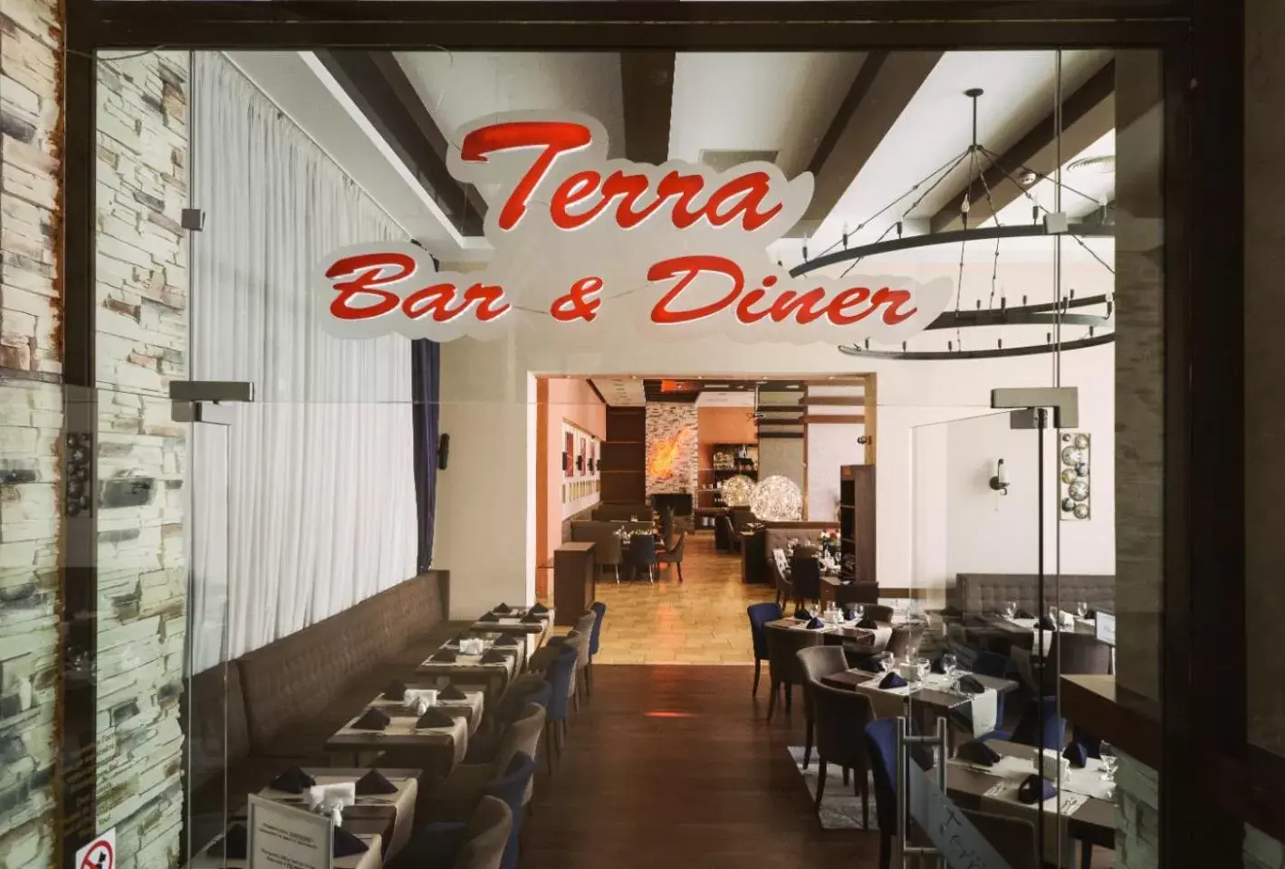 Restaurant/Places to Eat in Terra Hotel