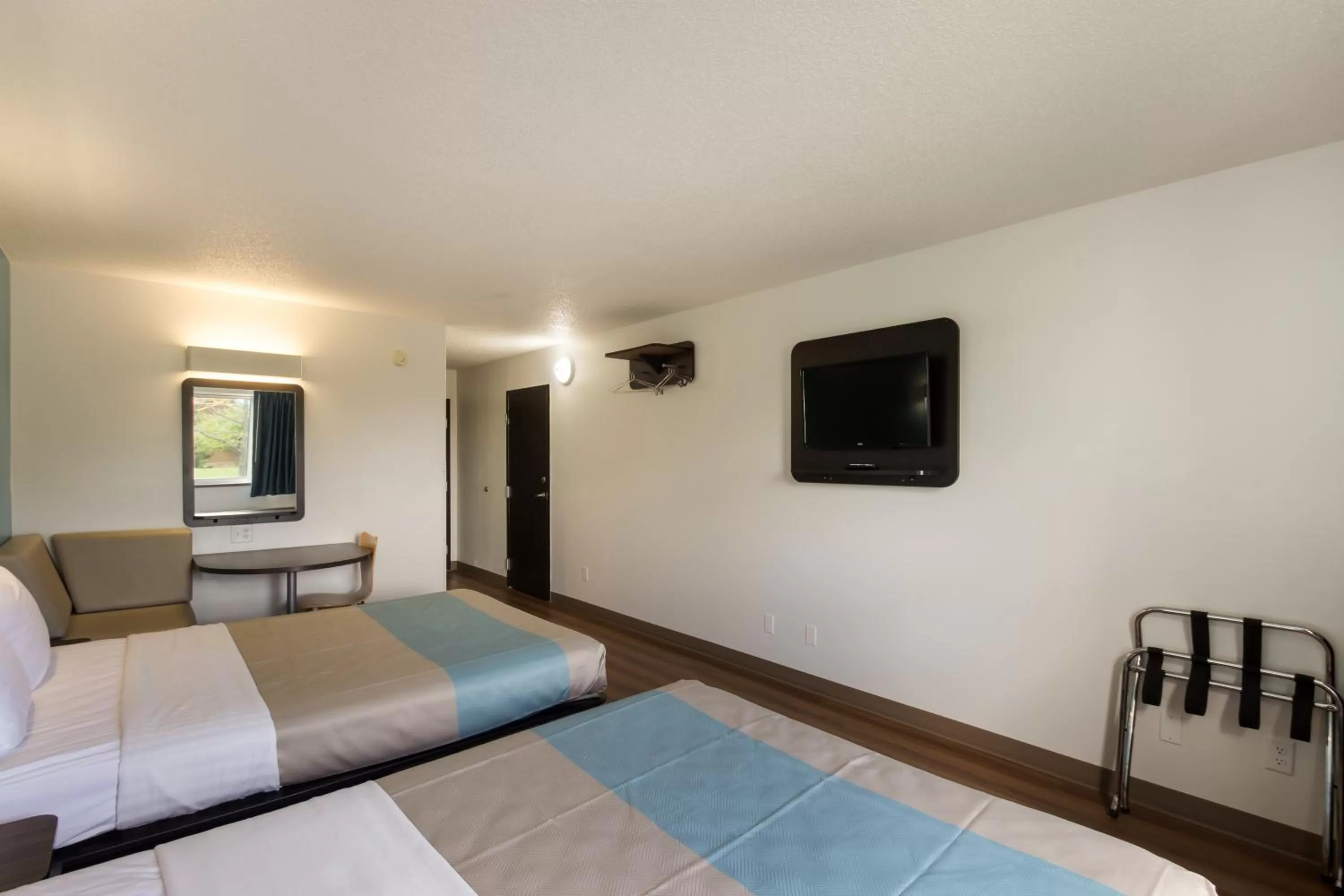 Photo of the whole room, Bed in Motel 6-Rothschild, WI