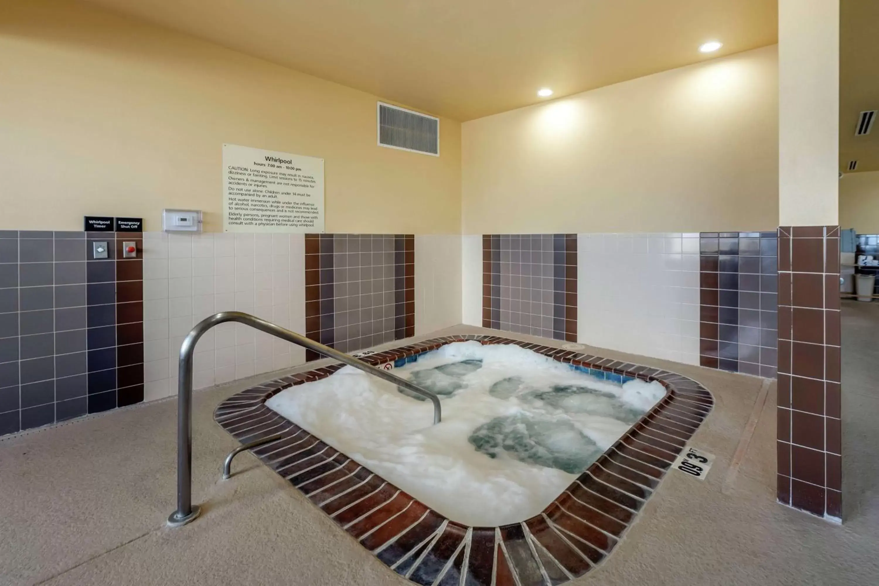Hot Tub in Hampton Inn Alamosa