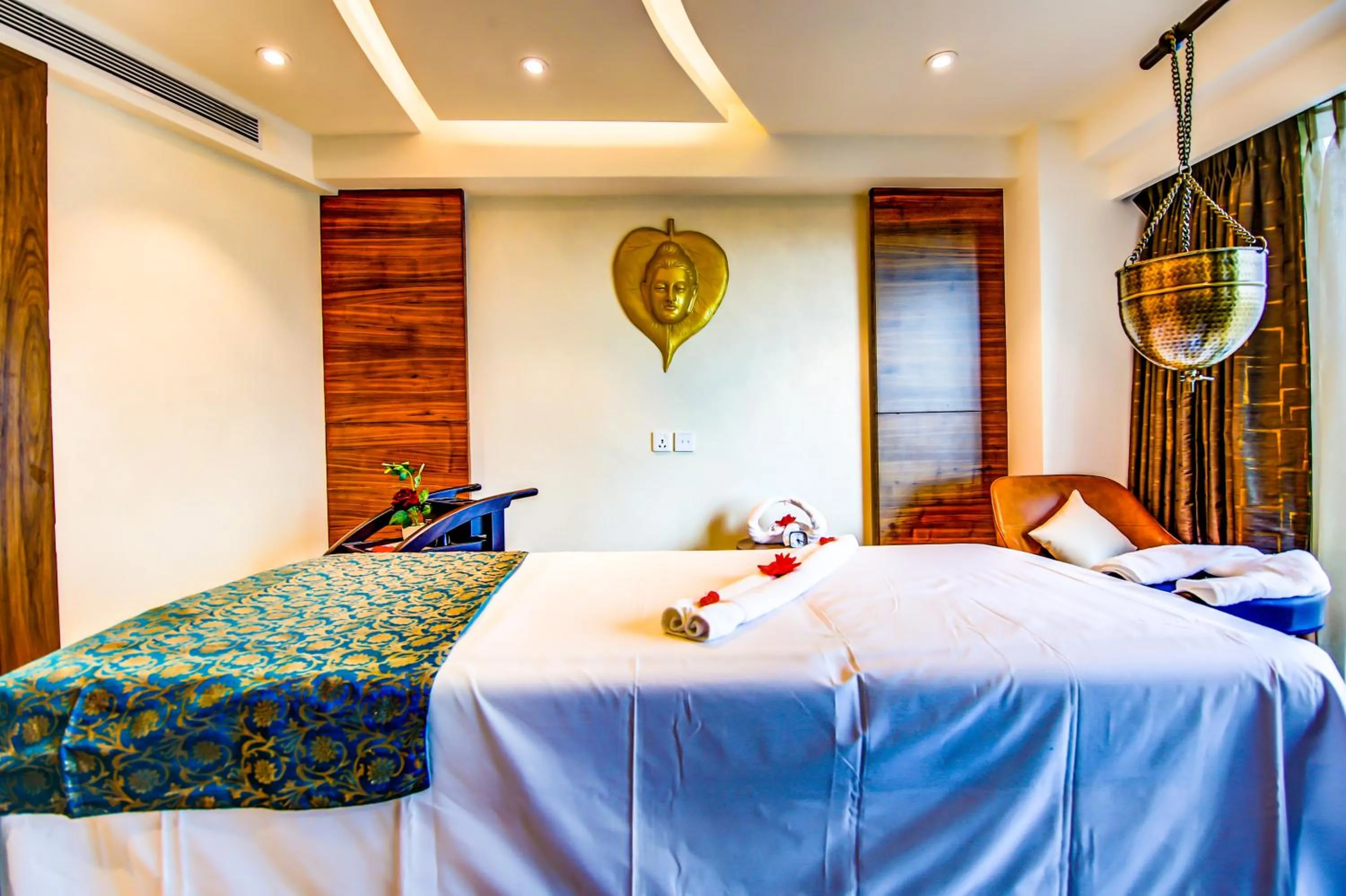 Massage, Bed in Radisson Blu Gorakhpur