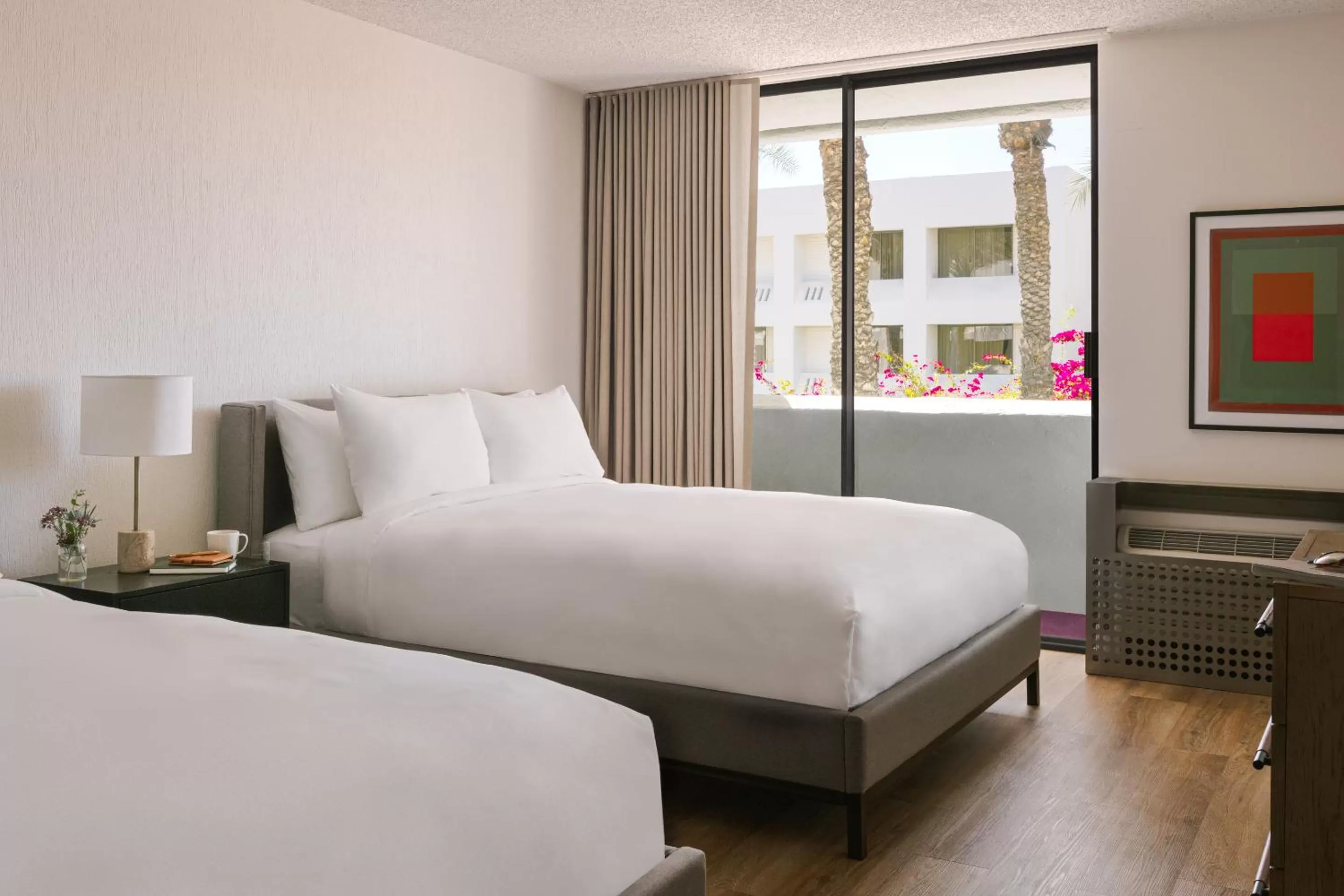 Queen Room with Pool View in The Monarch