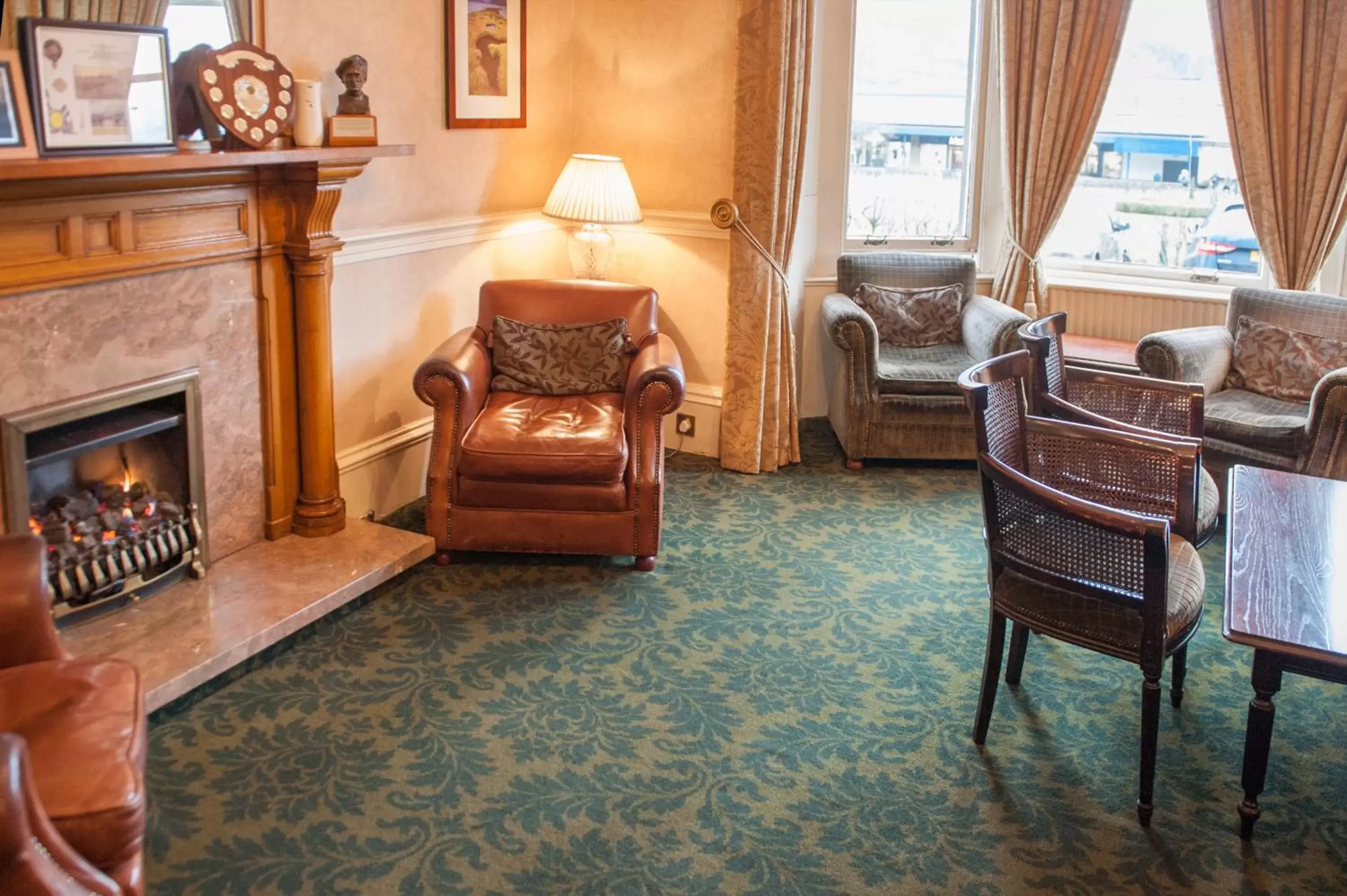 Lounge or bar, Seating Area in Alexandra Hotel