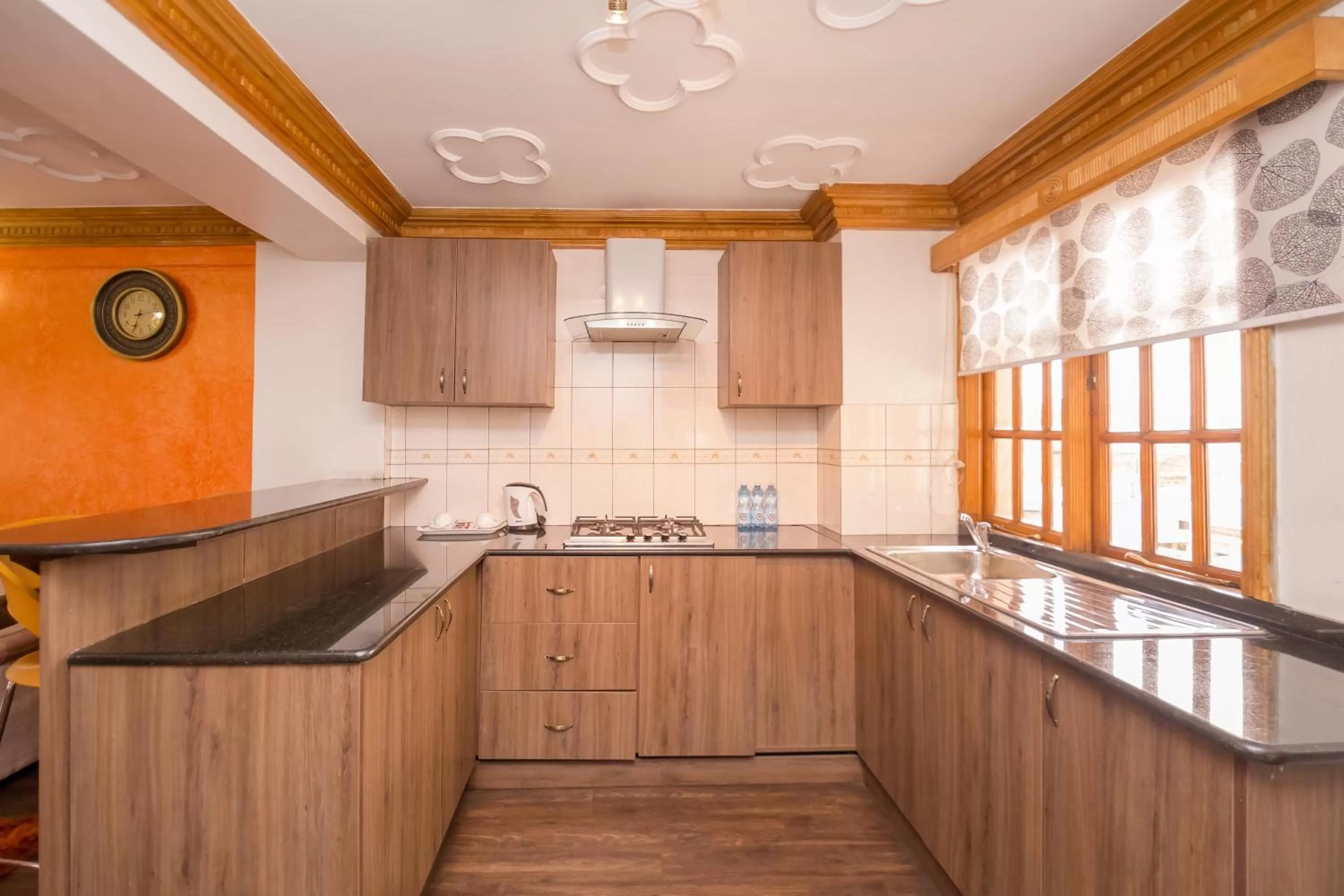 Kitchen or kitchenette in Marble Arch Hotel