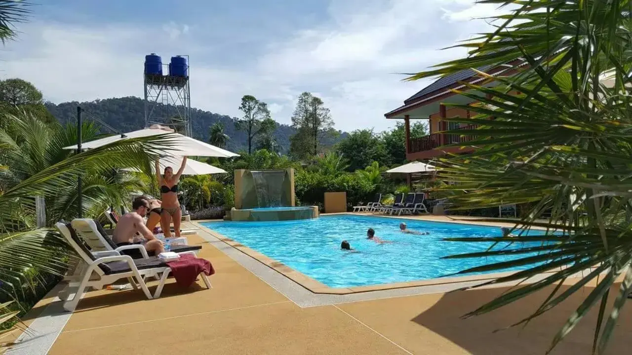 Swimming Pool in Tamarind Twin Resort