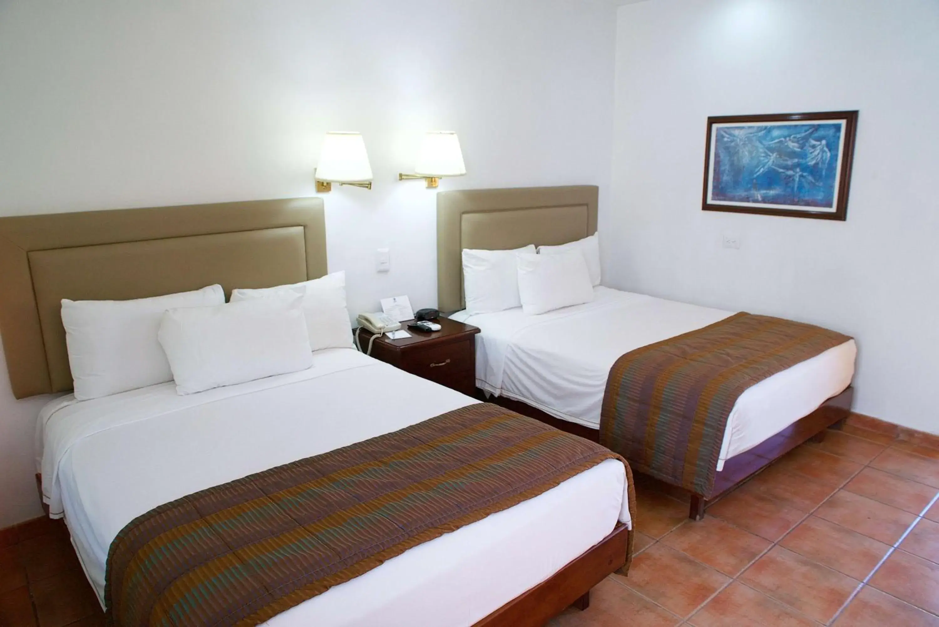 Photo of the whole room, Bed in Best Western Saltillo