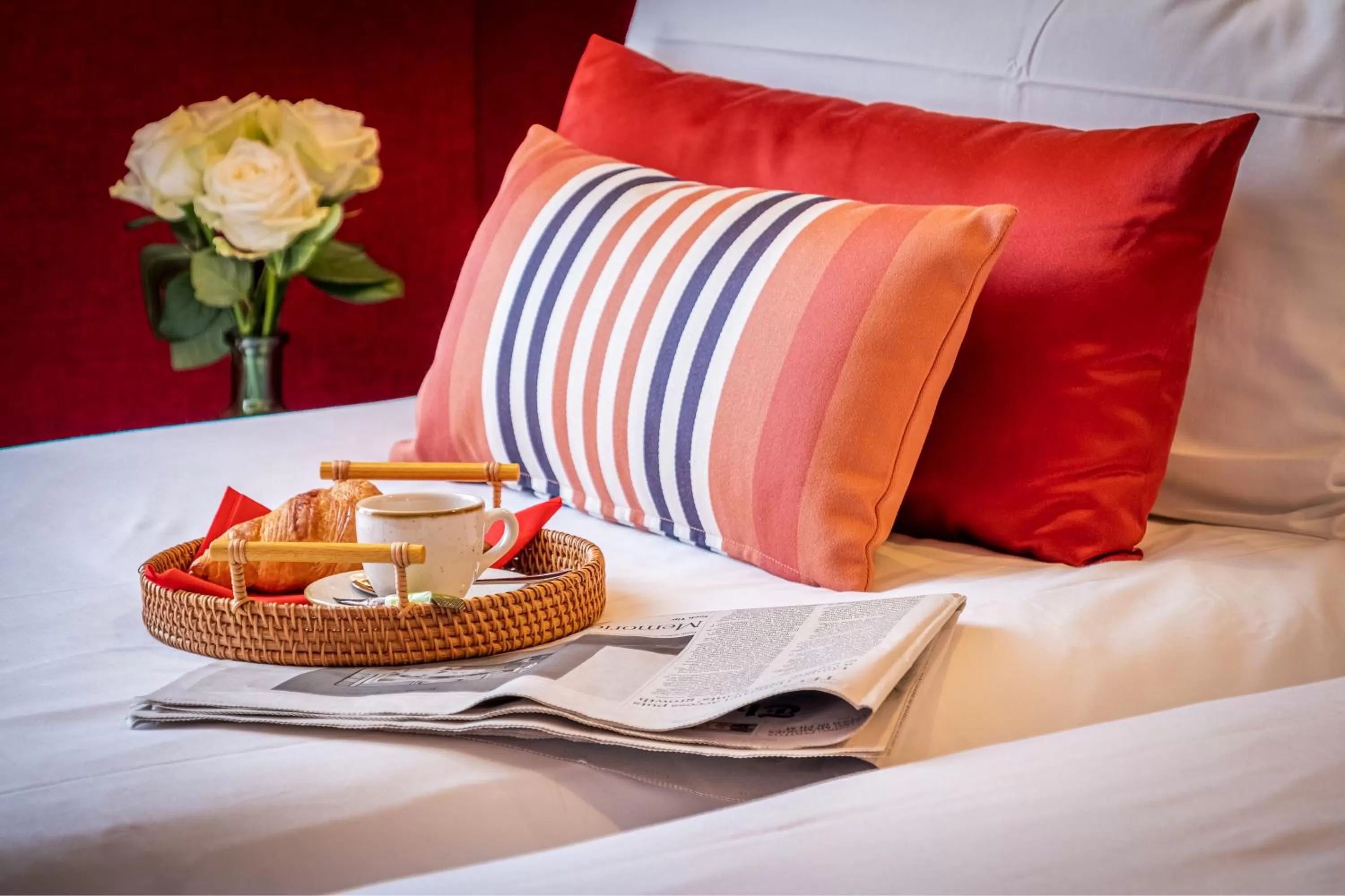 Bed in Hotel Trianon Rive Gauche