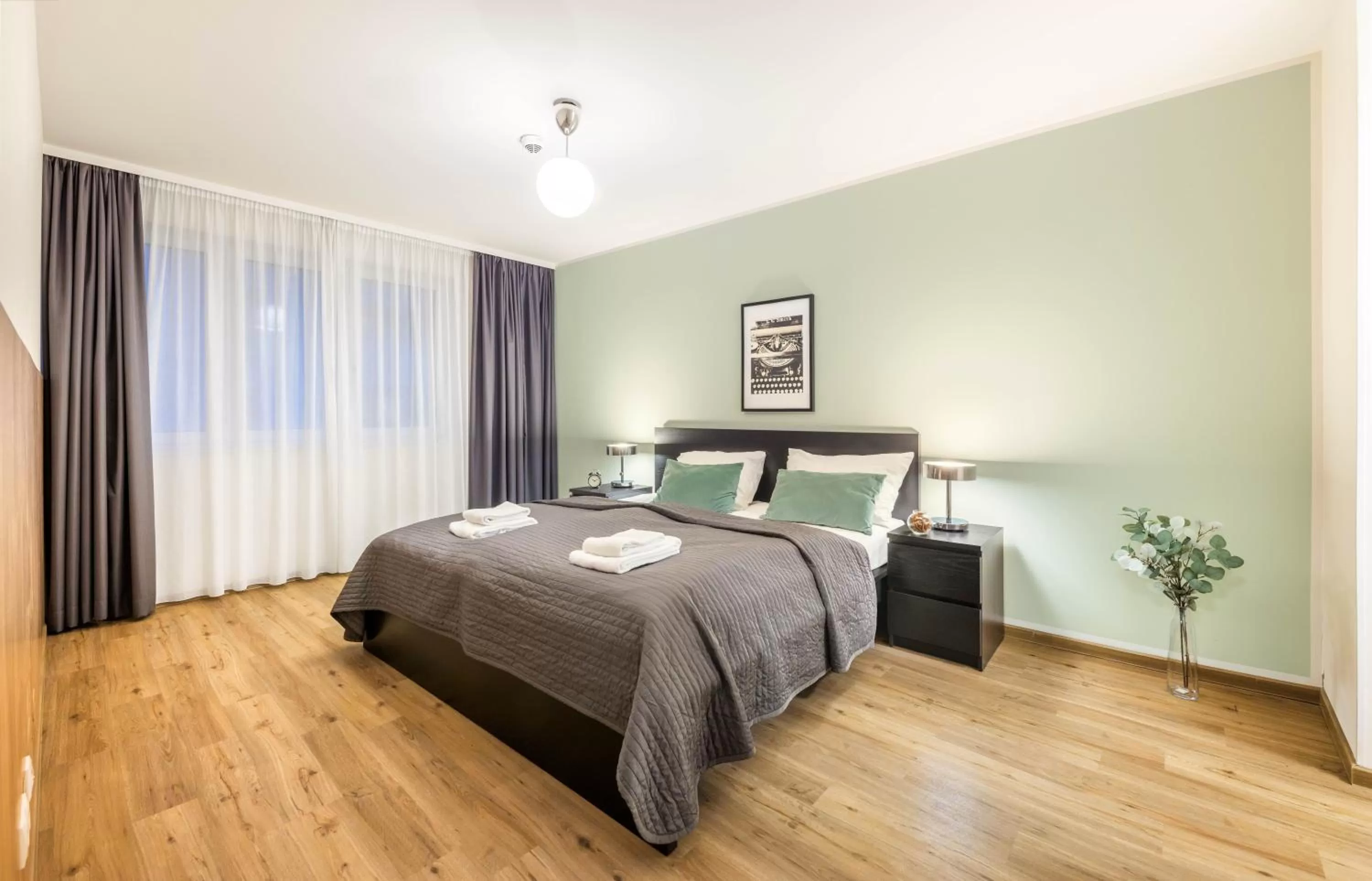 Bedroom, Bed in Jimmy's Apartments Lory