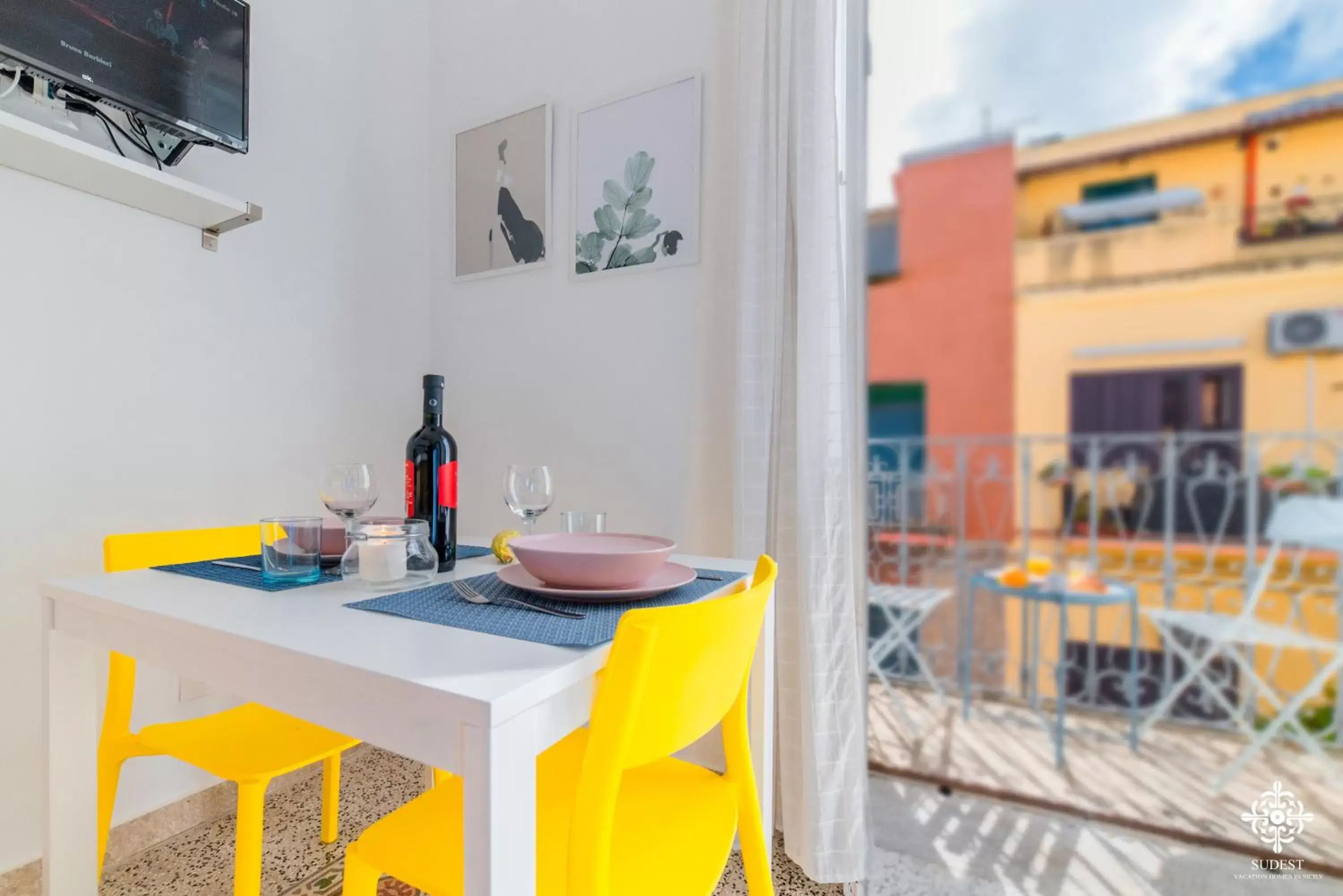 Dining area in LE 4 PERLE Apartments