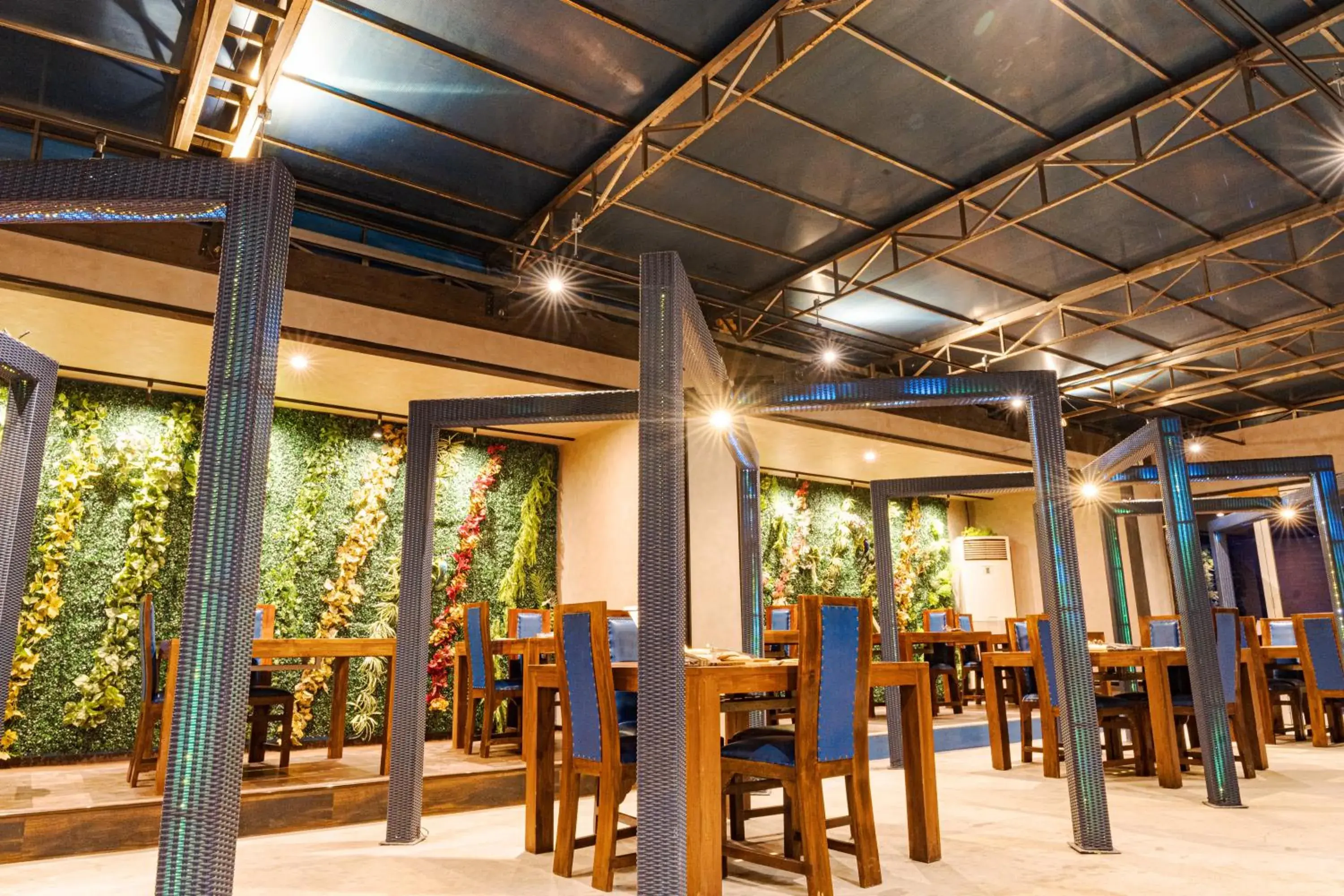 Restaurant/places to eat in XYZ Private Spa and Seaside Resort Restaurant/places to eat in XYZ Private Spa and Seaside Resort