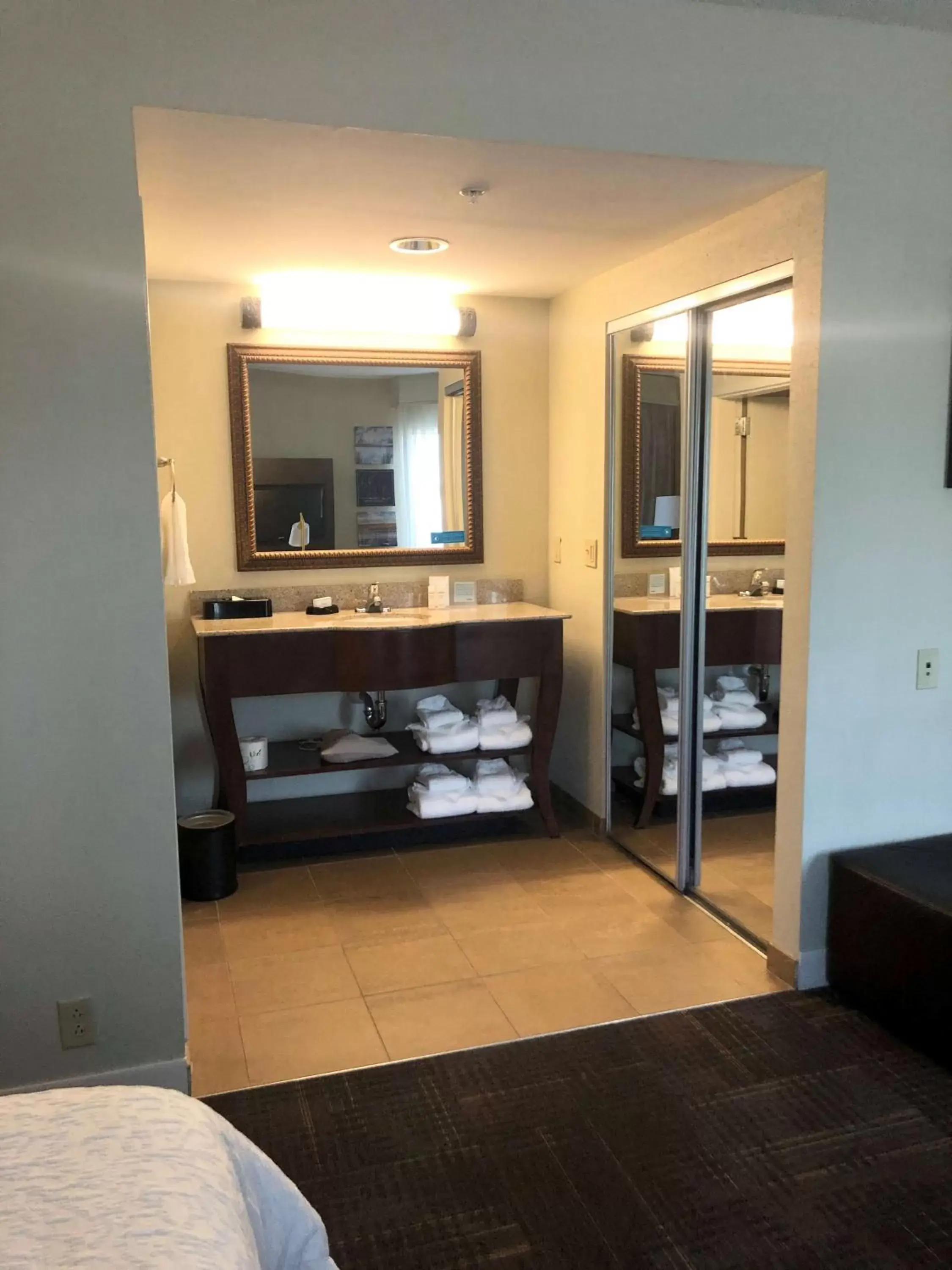 Photo of the whole room, Bathroom in Hampton Inn & Suites Norfolk-Airport