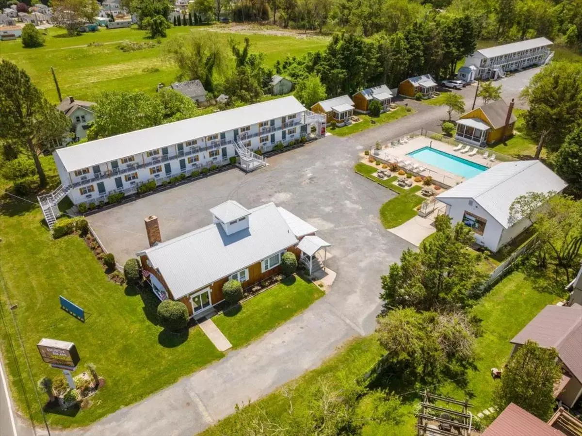 Property building, Bird's-eye View in Beach Bum West-O Motel