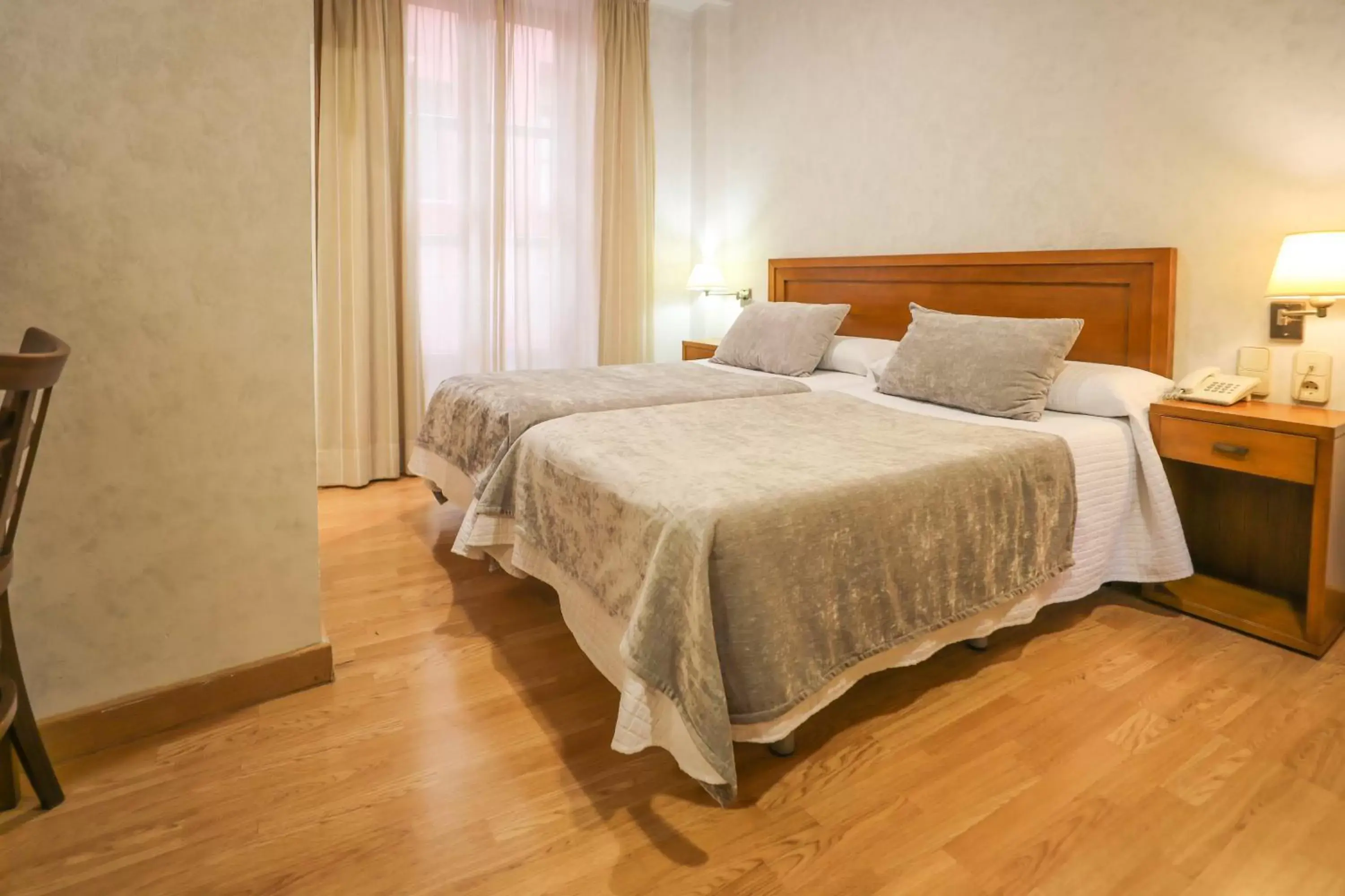 Bed in Hotel Granada Centro