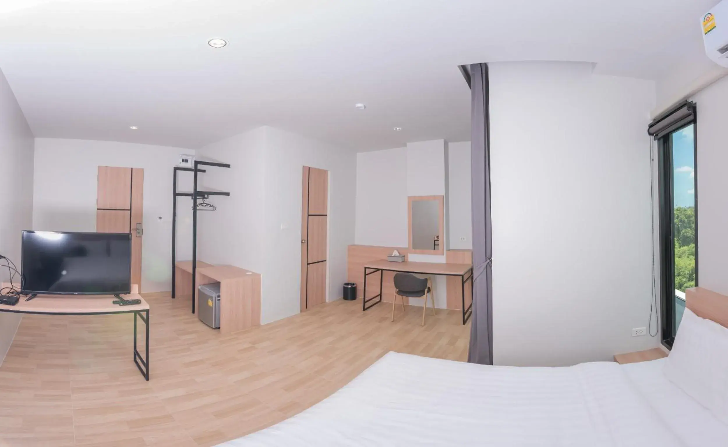 Communal lounge/ TV room, Bed in Am2tree Communal lounge/ TV room, Bed in Am2tree