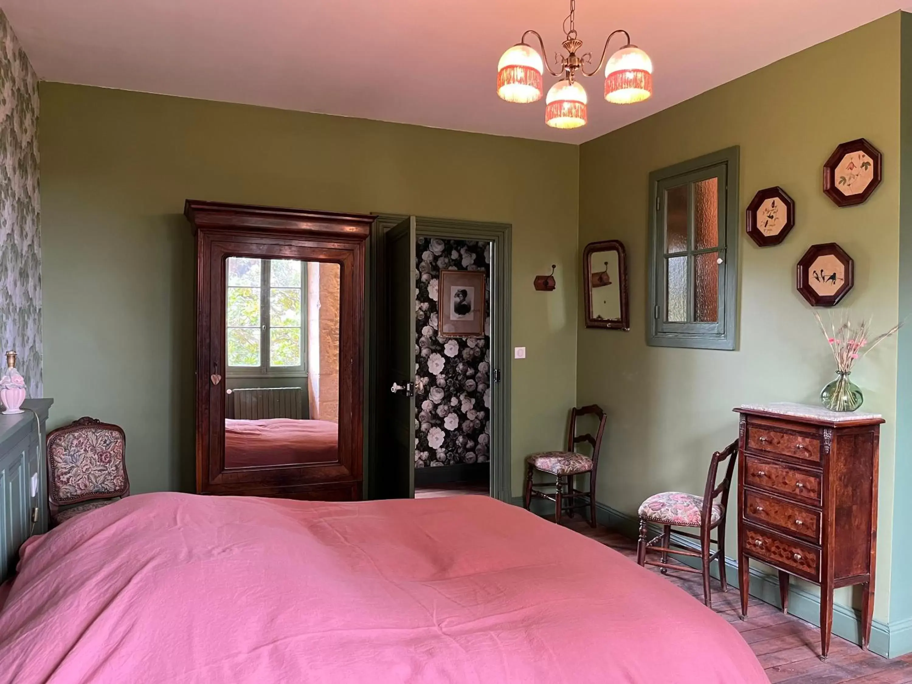 Photo of the whole room, Bed in Le Clos Chalmon Chambre d'hôte