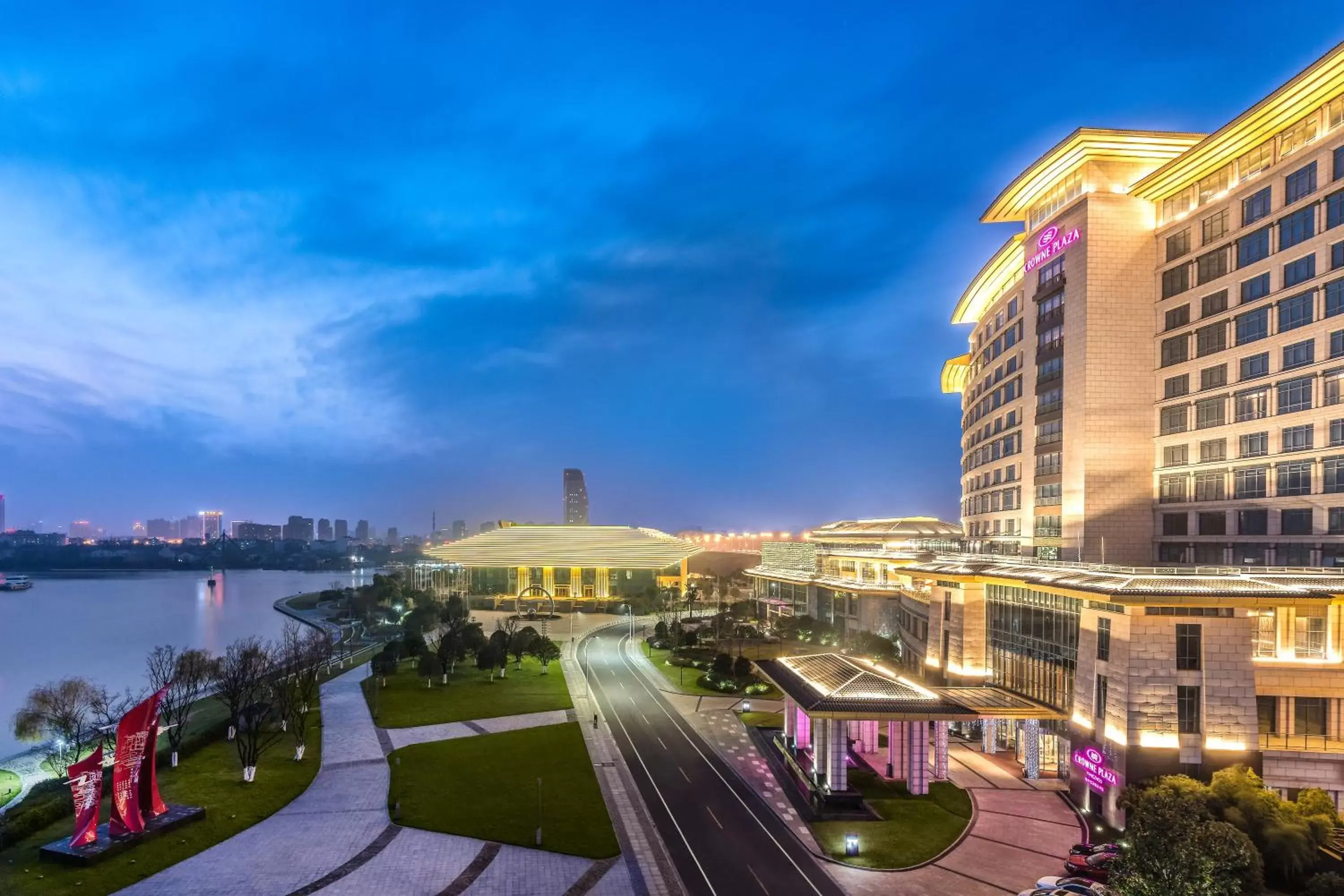 Property building, Nearby Landmark in Crowne Plaza Yangzhou, an IHG Hotel