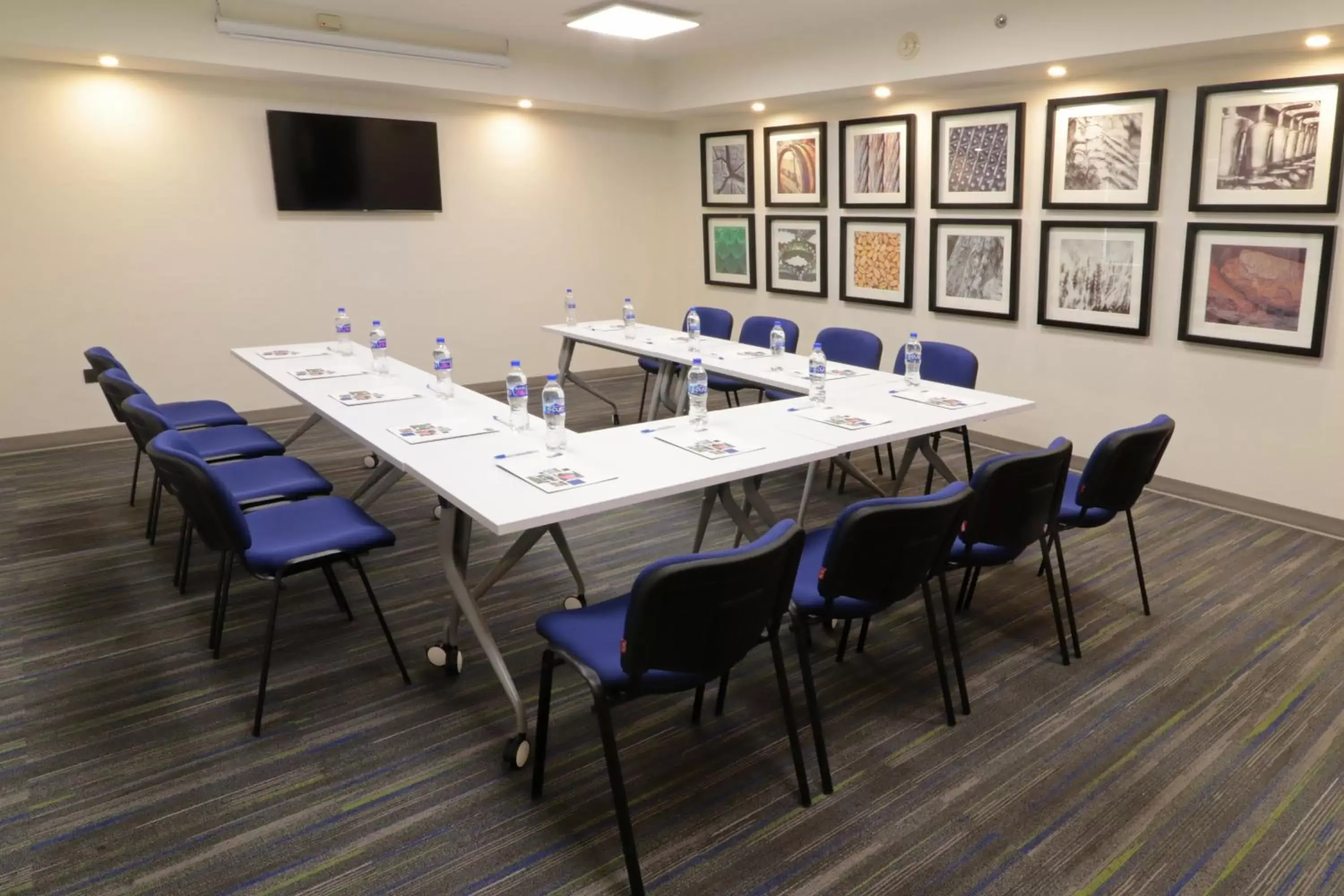 Meeting/conference room in Holiday Inn Express Piedras Negras, an IHG Hotel