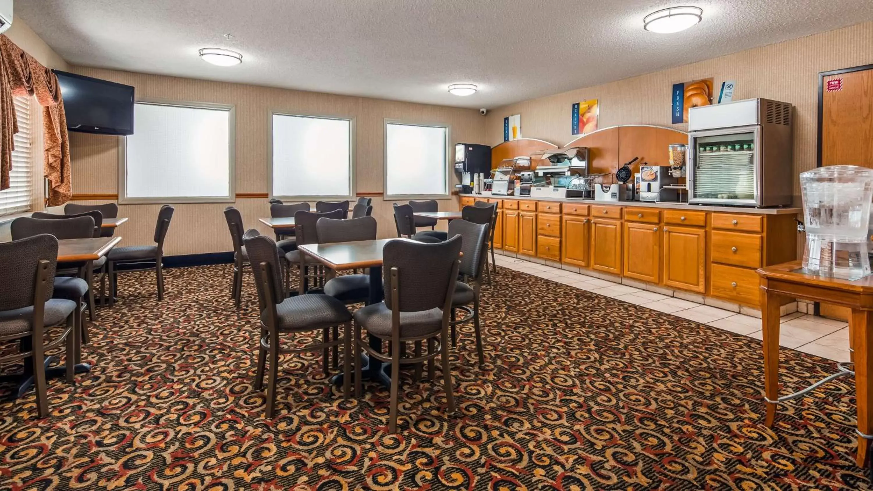 Restaurant/places to eat in Best Western Oglesby Inn