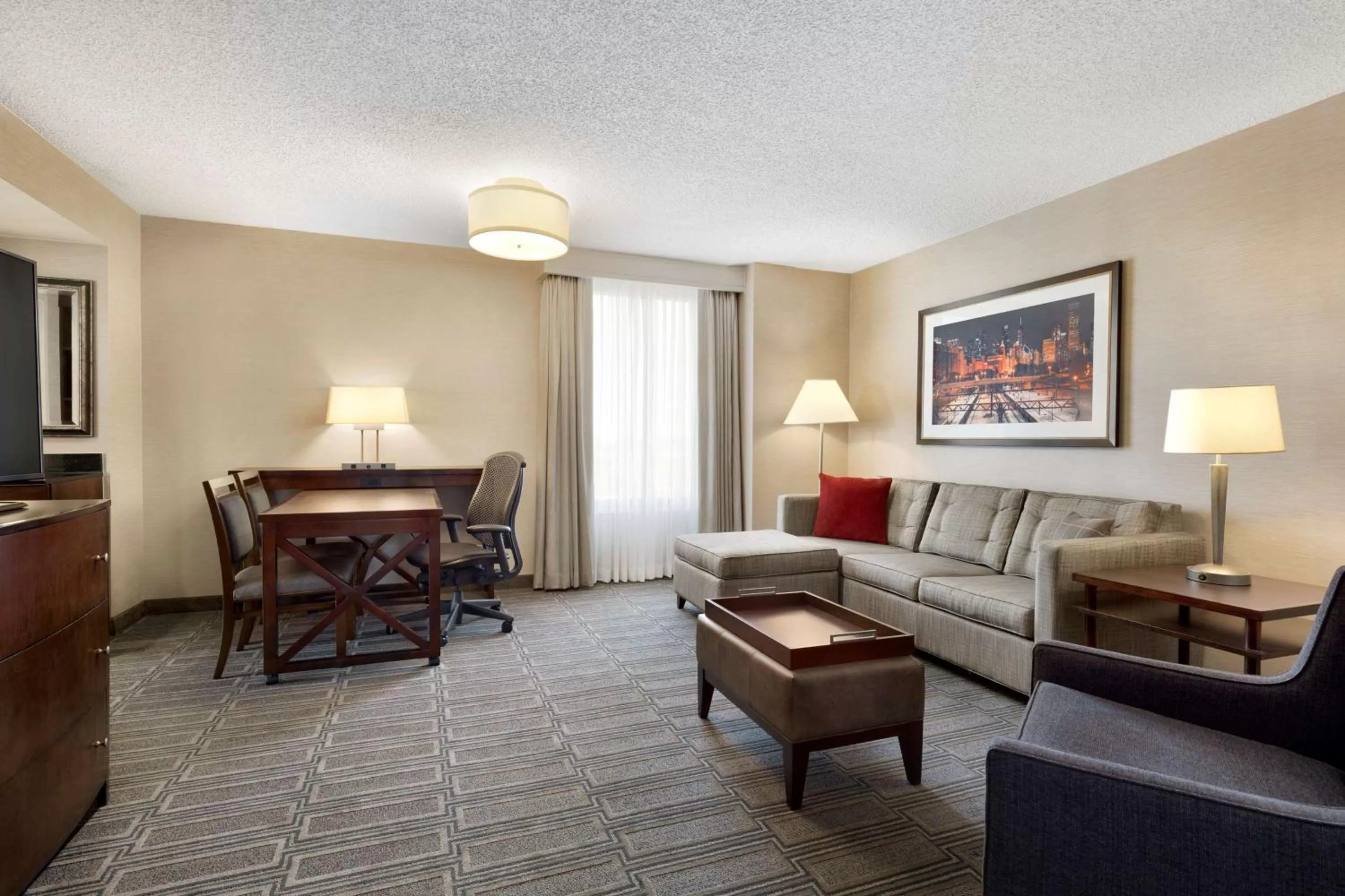 Living room in Embassy Suites by Hilton Chicago Lombard
