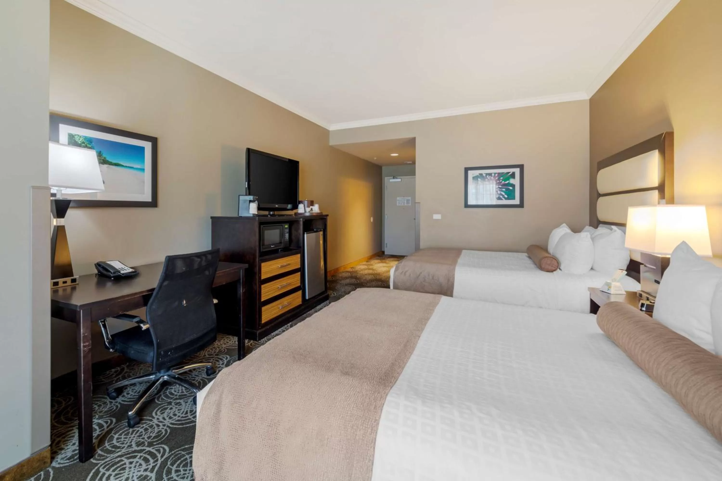 Bedroom, Bed in Best Western Plus Miami Airport North Hotel & Suites