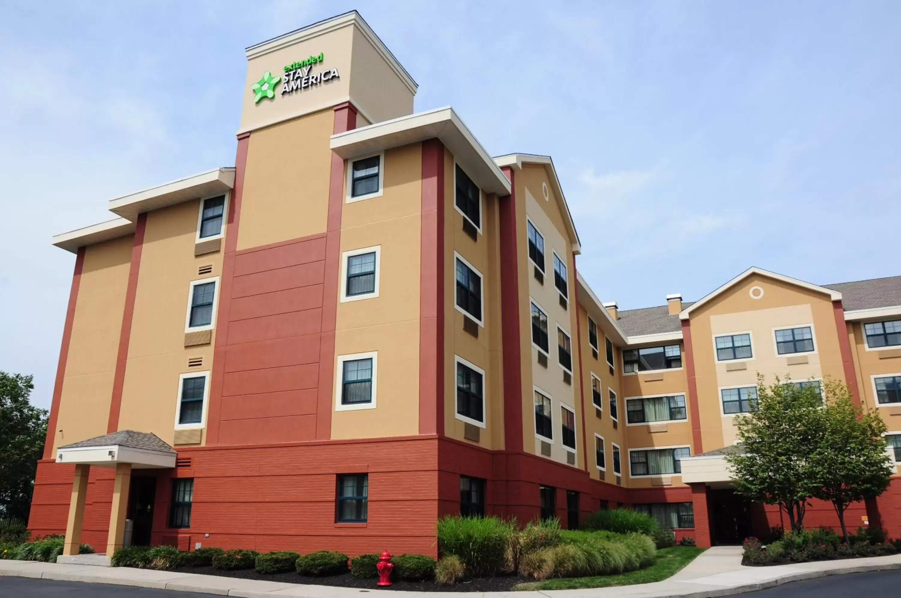 Property building in Extended Stay America Suites - Elizabeth - Newark Airport