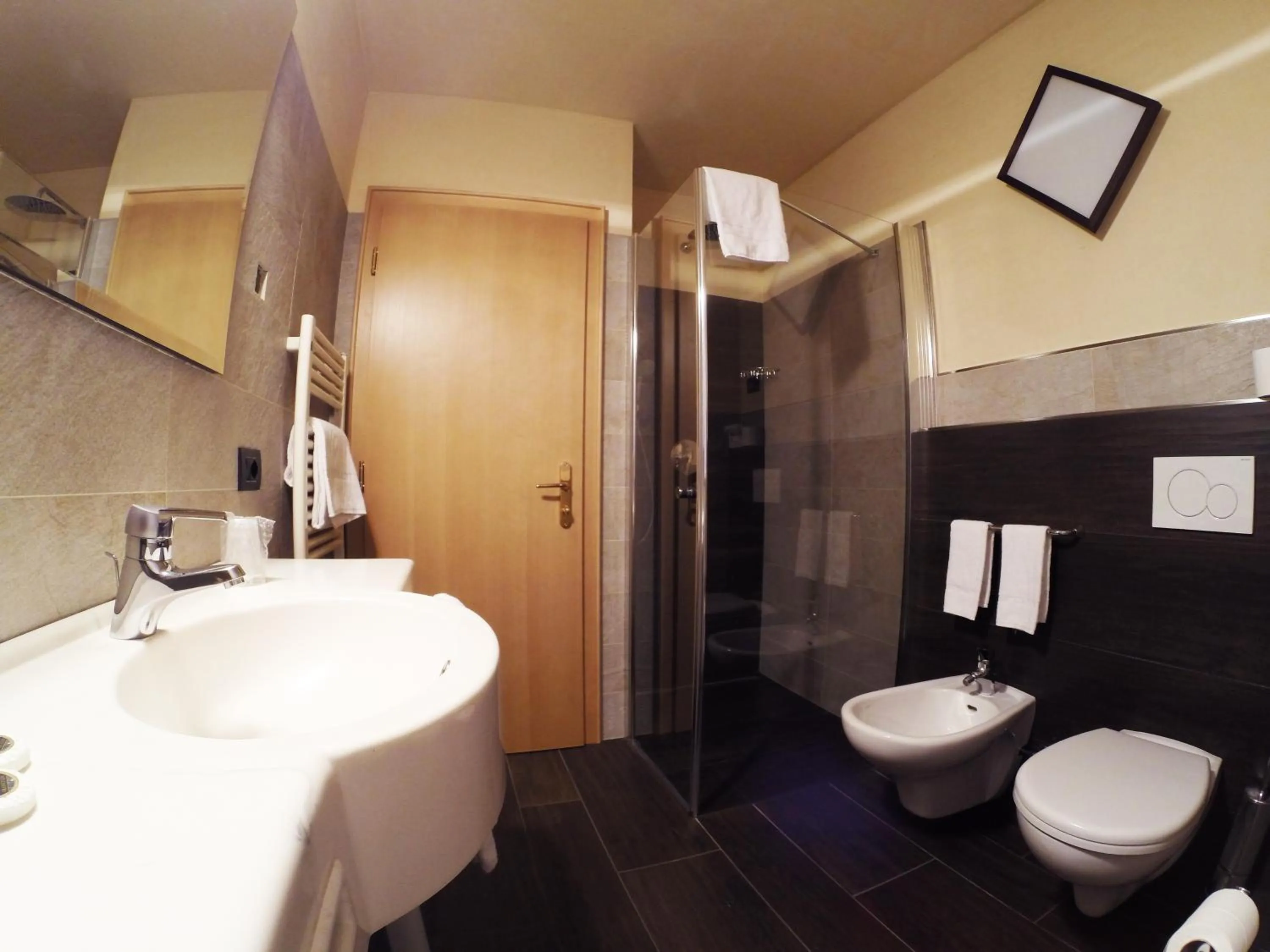 Shower in Francesin Active Hotel