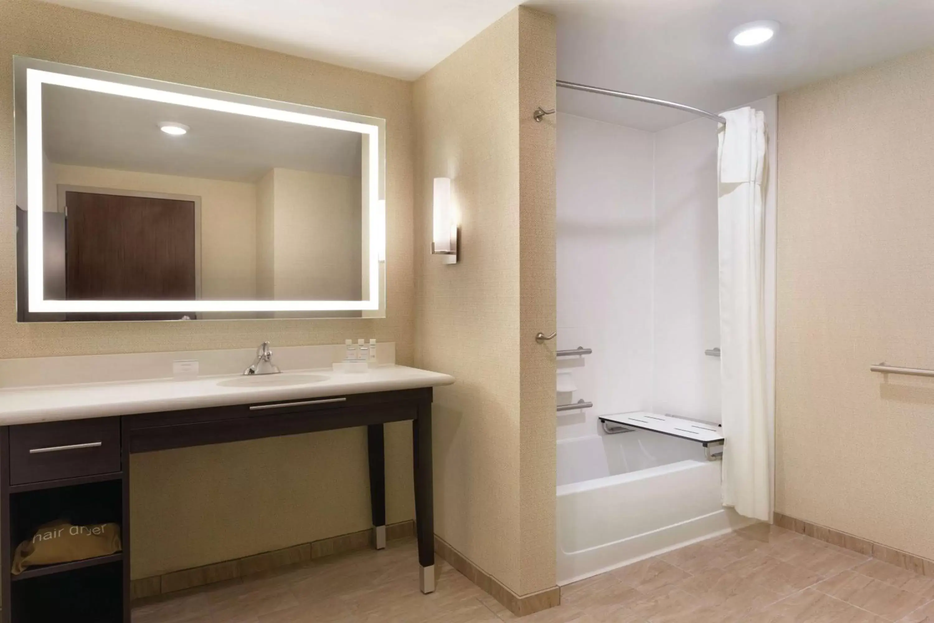 Bathroom in Homewood Suites by Hilton Ankeny