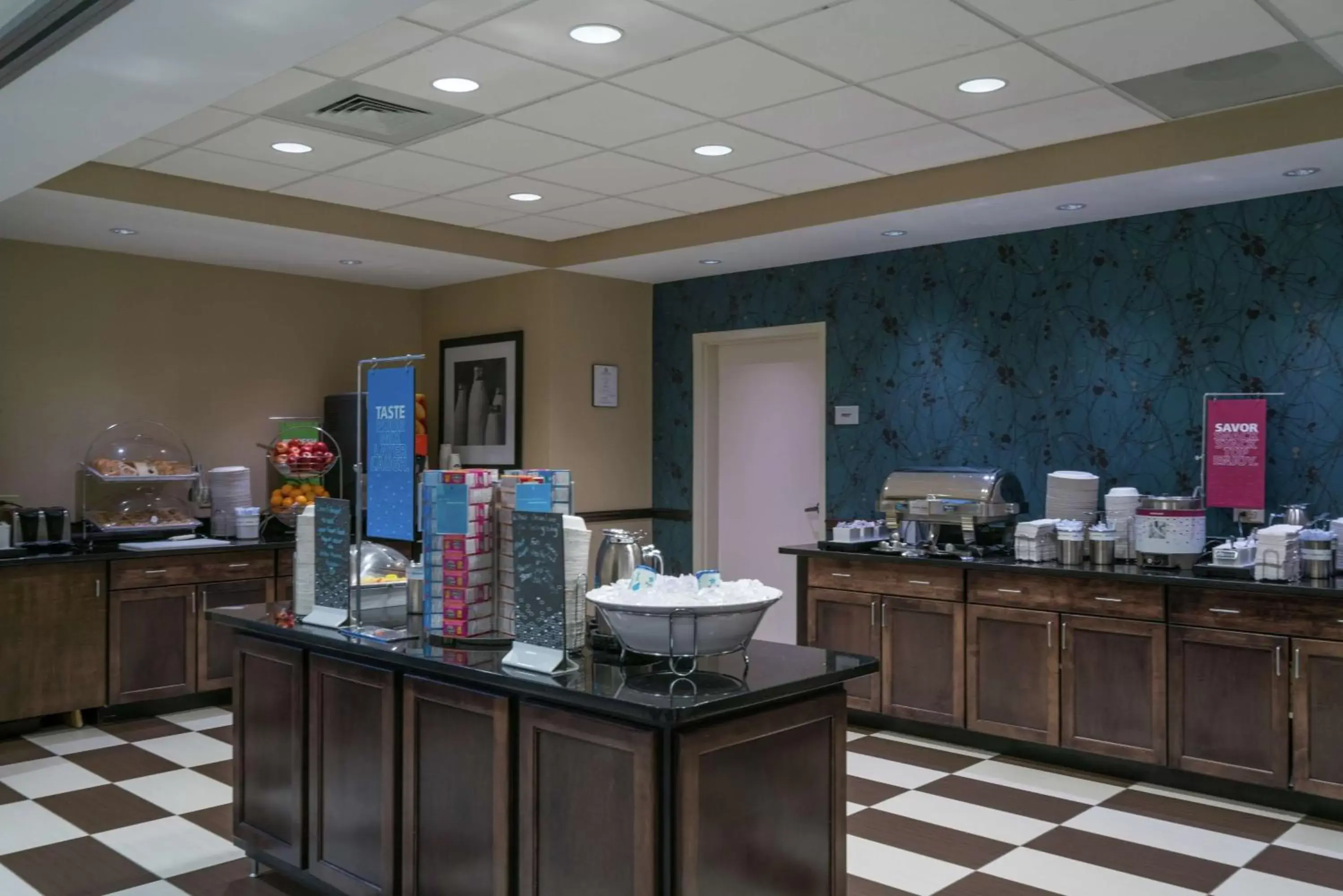 Dining area, Restaurant/Places to Eat in Hampton Inn Dahlgren