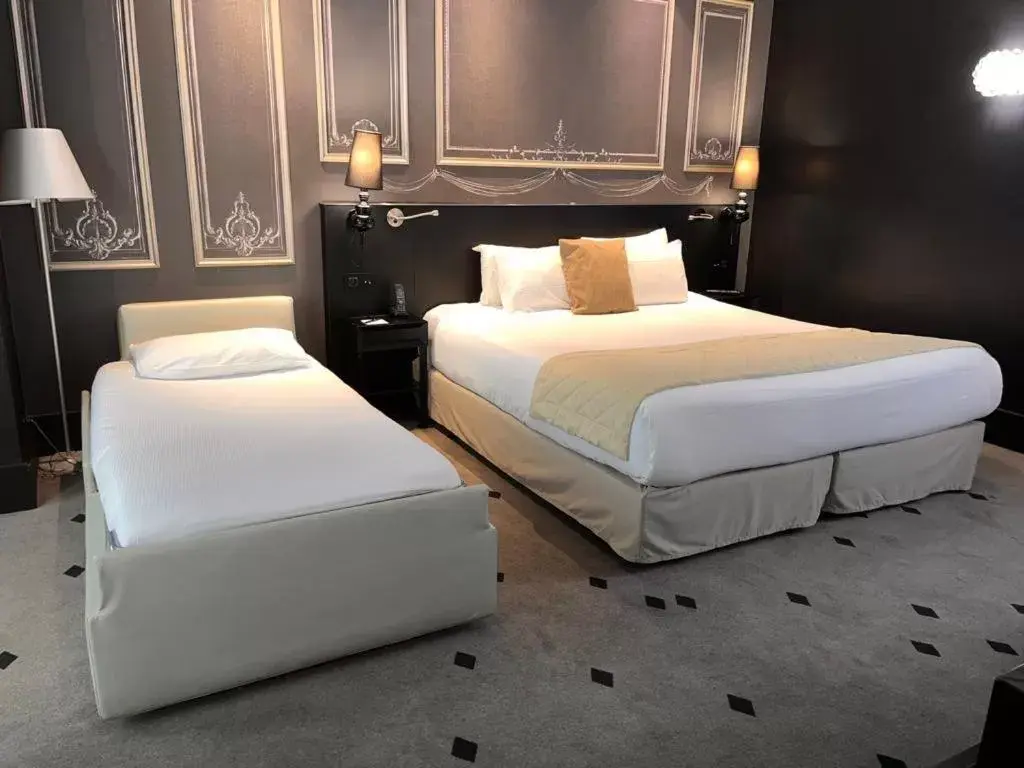 Bed in Hôtel Beauchamps