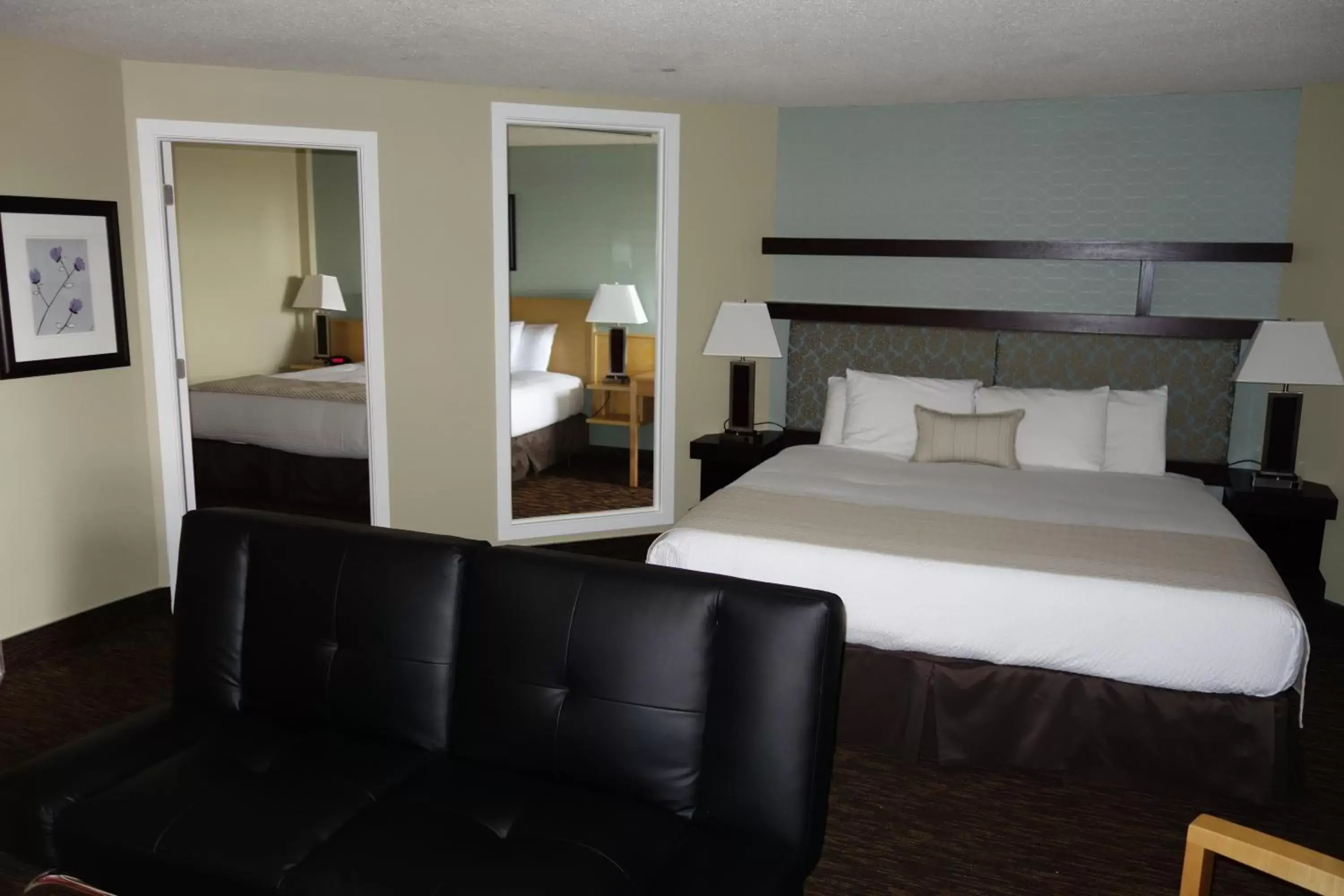 Photo of the whole room in Days Inn by Wyndham Vermilion