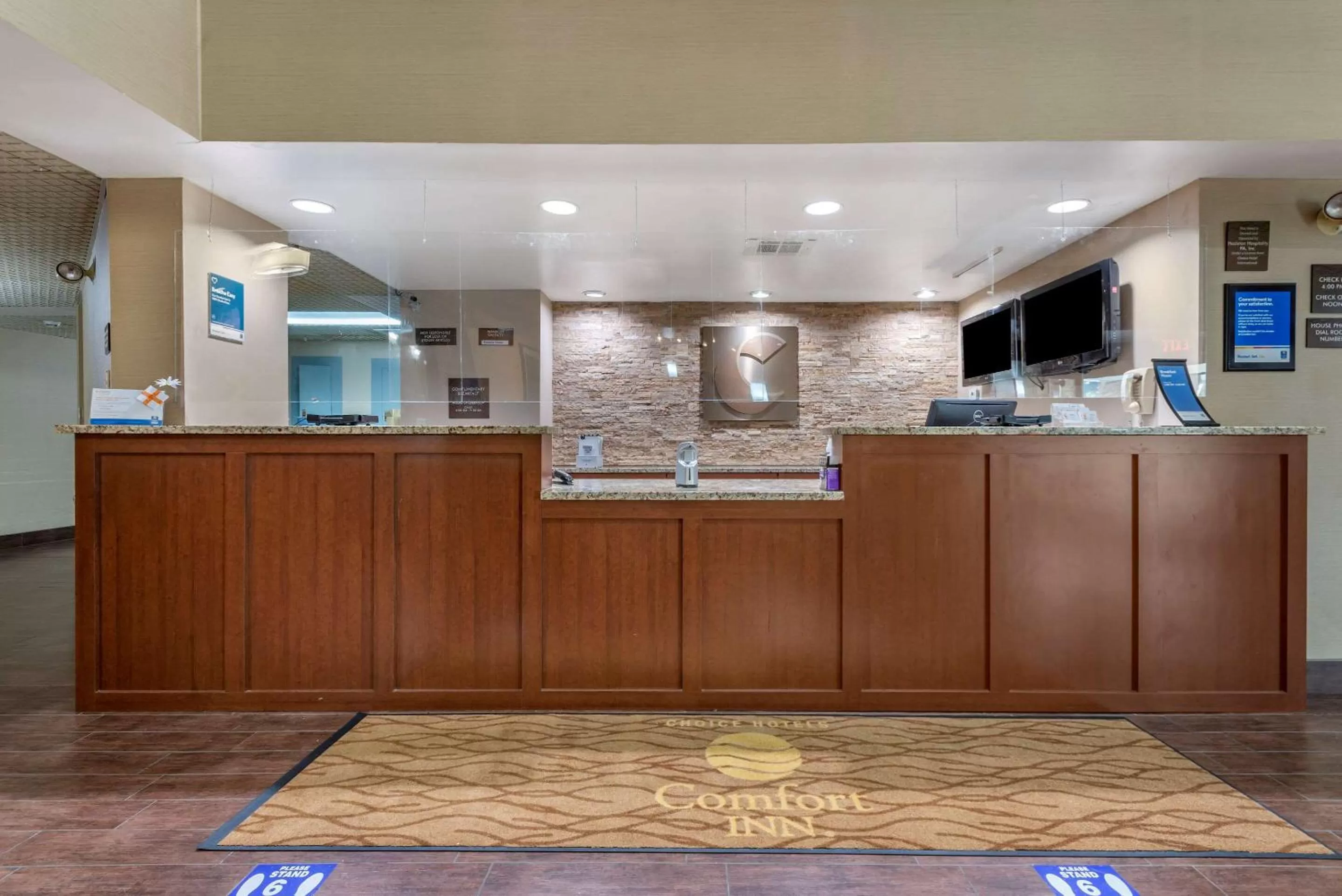 Lobby or reception in Comfort Inn West Hazleton