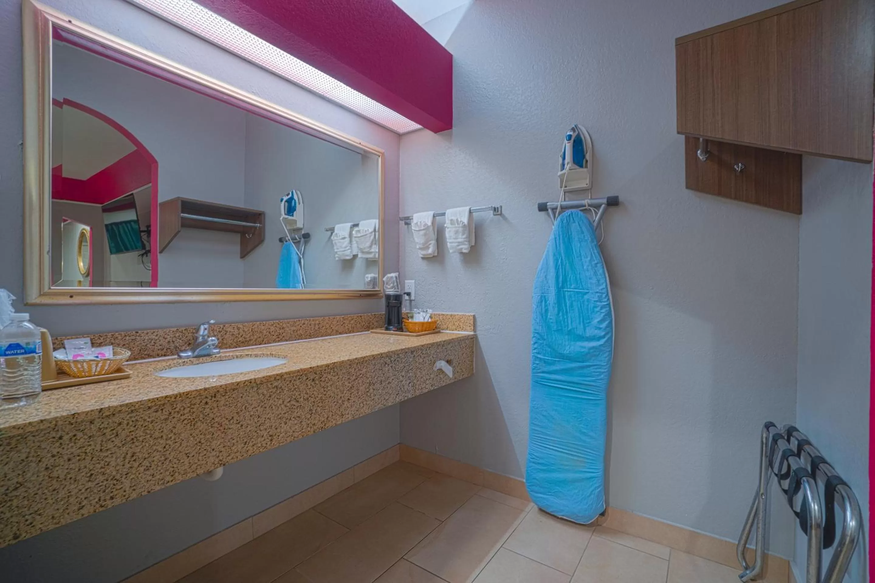 Bathroom in Hotel Bliss Kemah