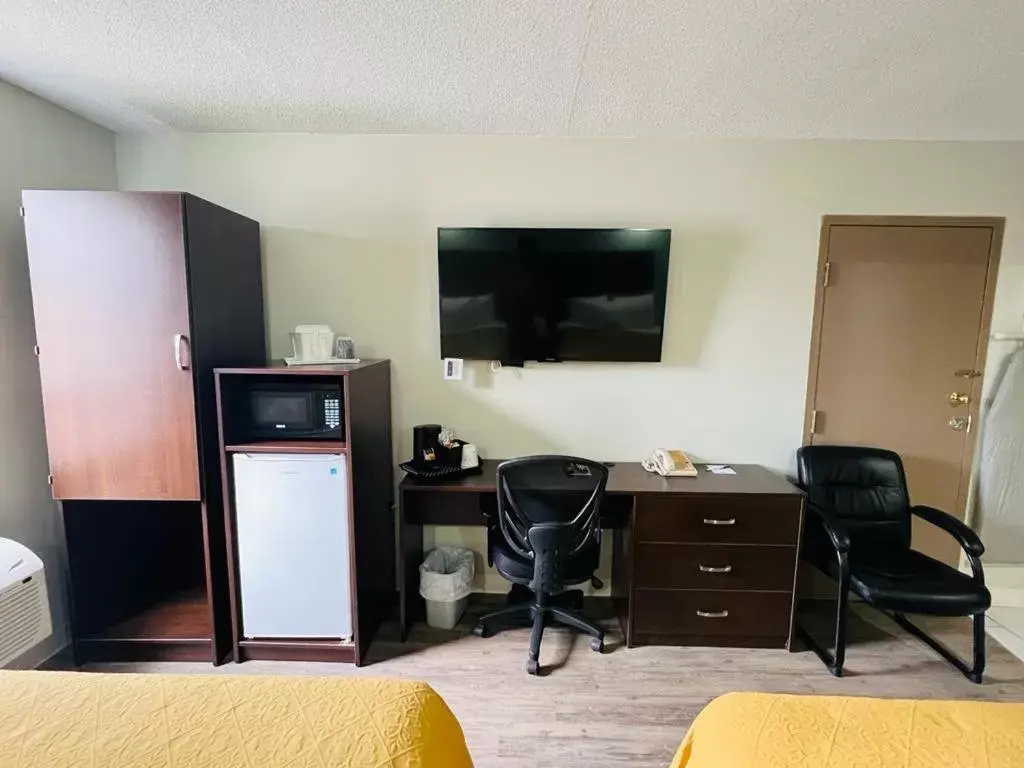 TV/Entertainment Center in Travelodge by Wyndham Brockville