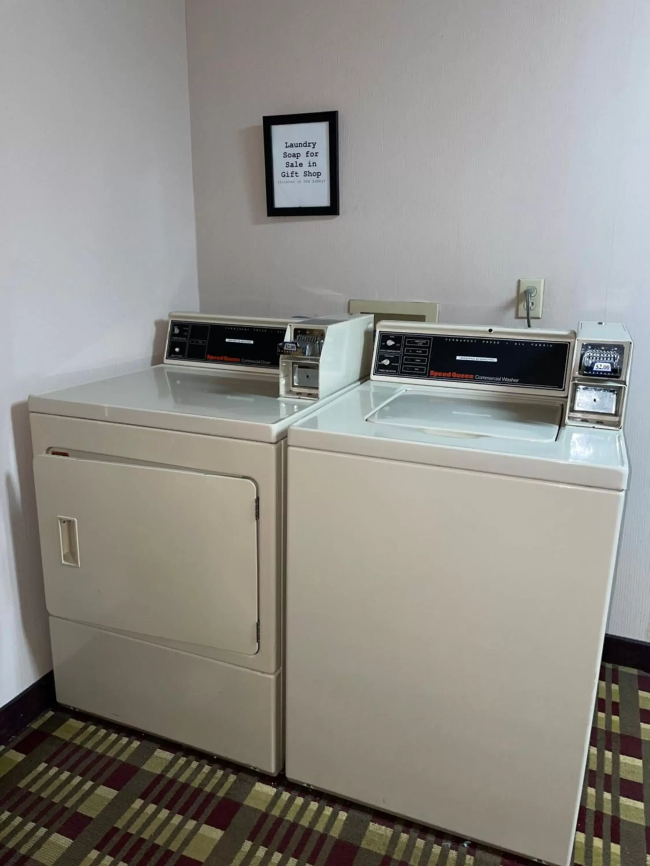 Property building in Scenic Hills Inn Property building in Scenic Hills Inn