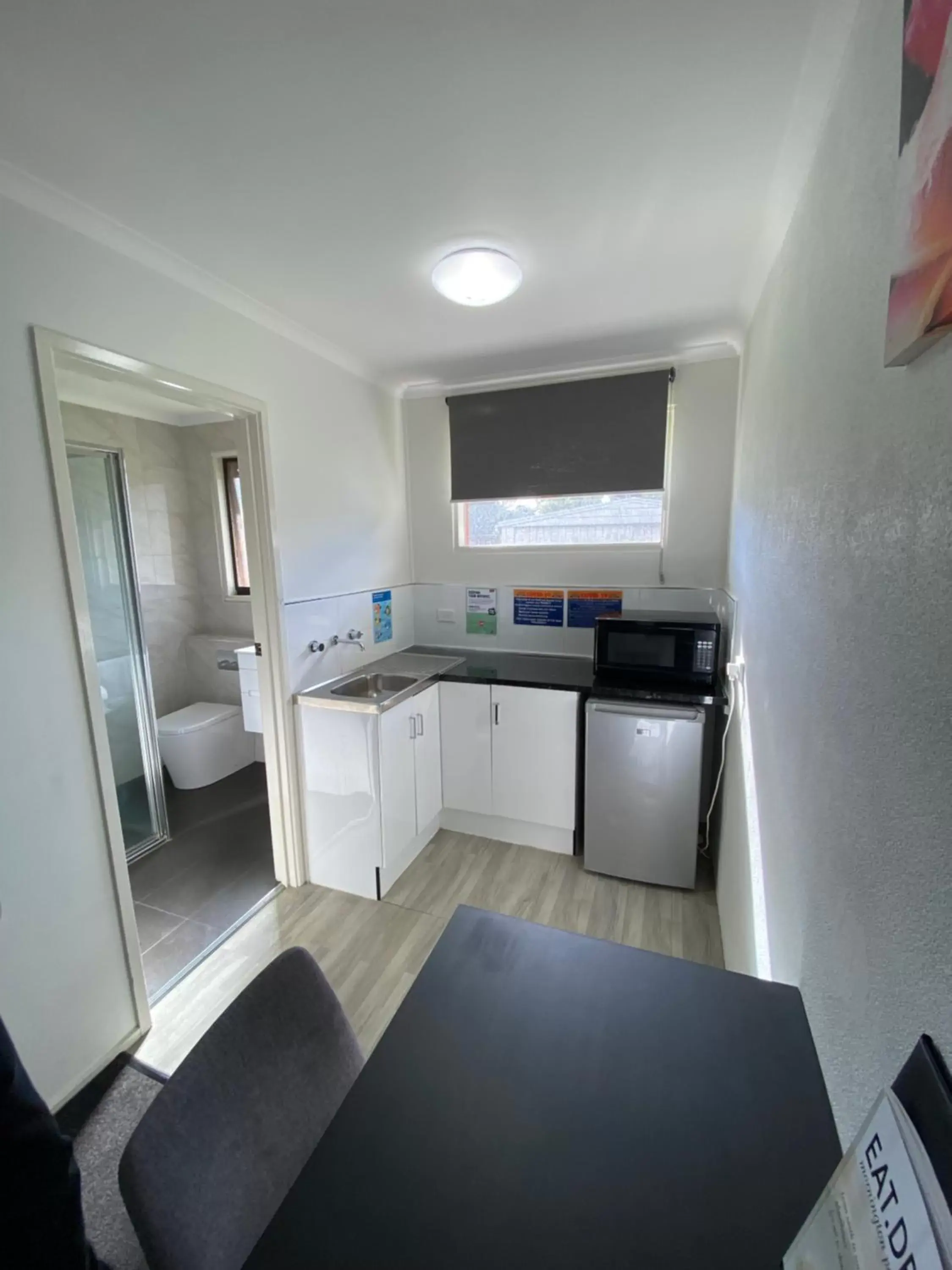 Guests, Kitchen/Kitchenette in Frankston Motel