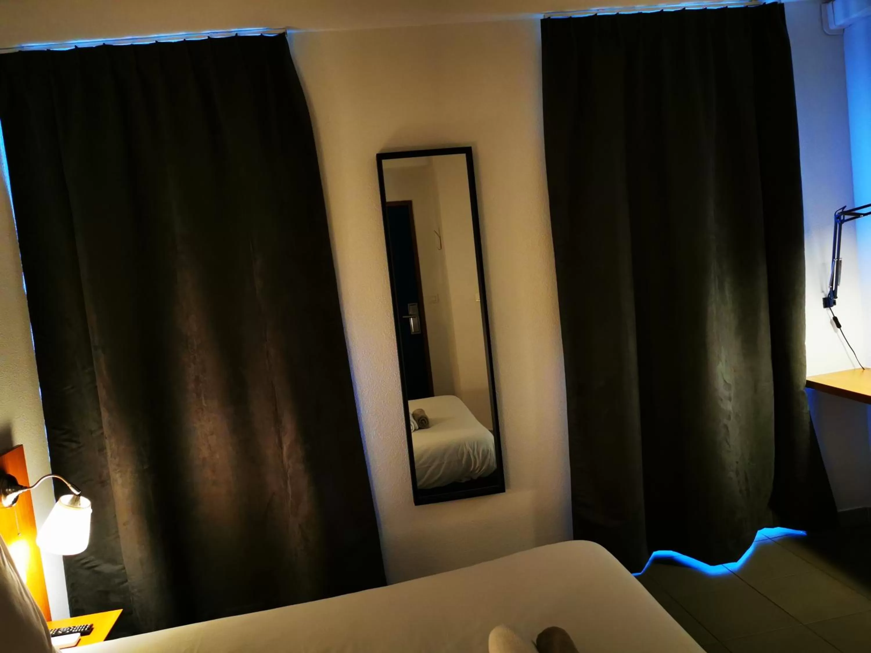 Photo of the whole room, Bed in Hôtel Le Ponson