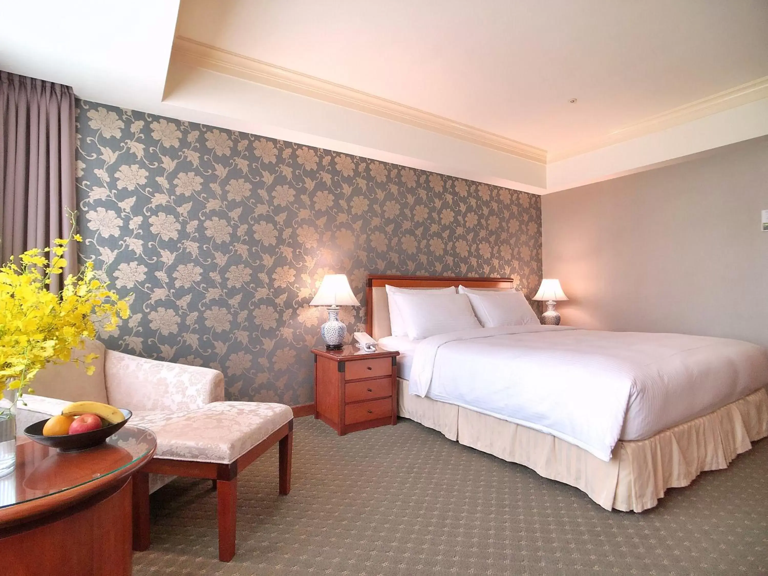 Photo of the whole room, Bed in Evergreen Laurel Hotel - Taichung