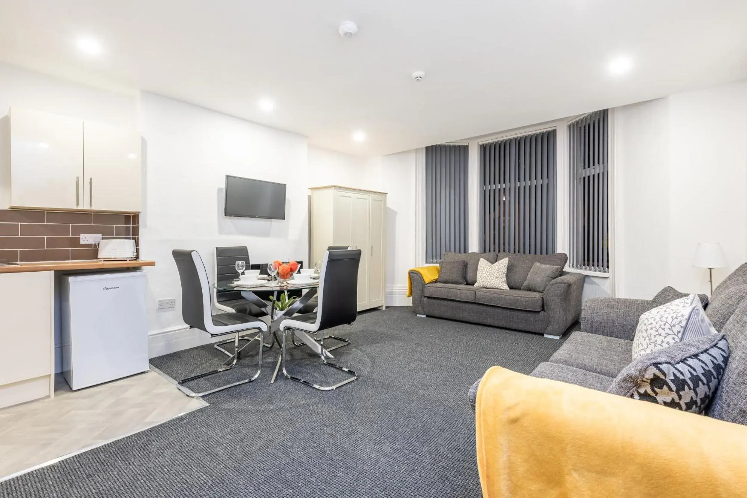 Living room, Seating Area in Velvet Coaster Apartments