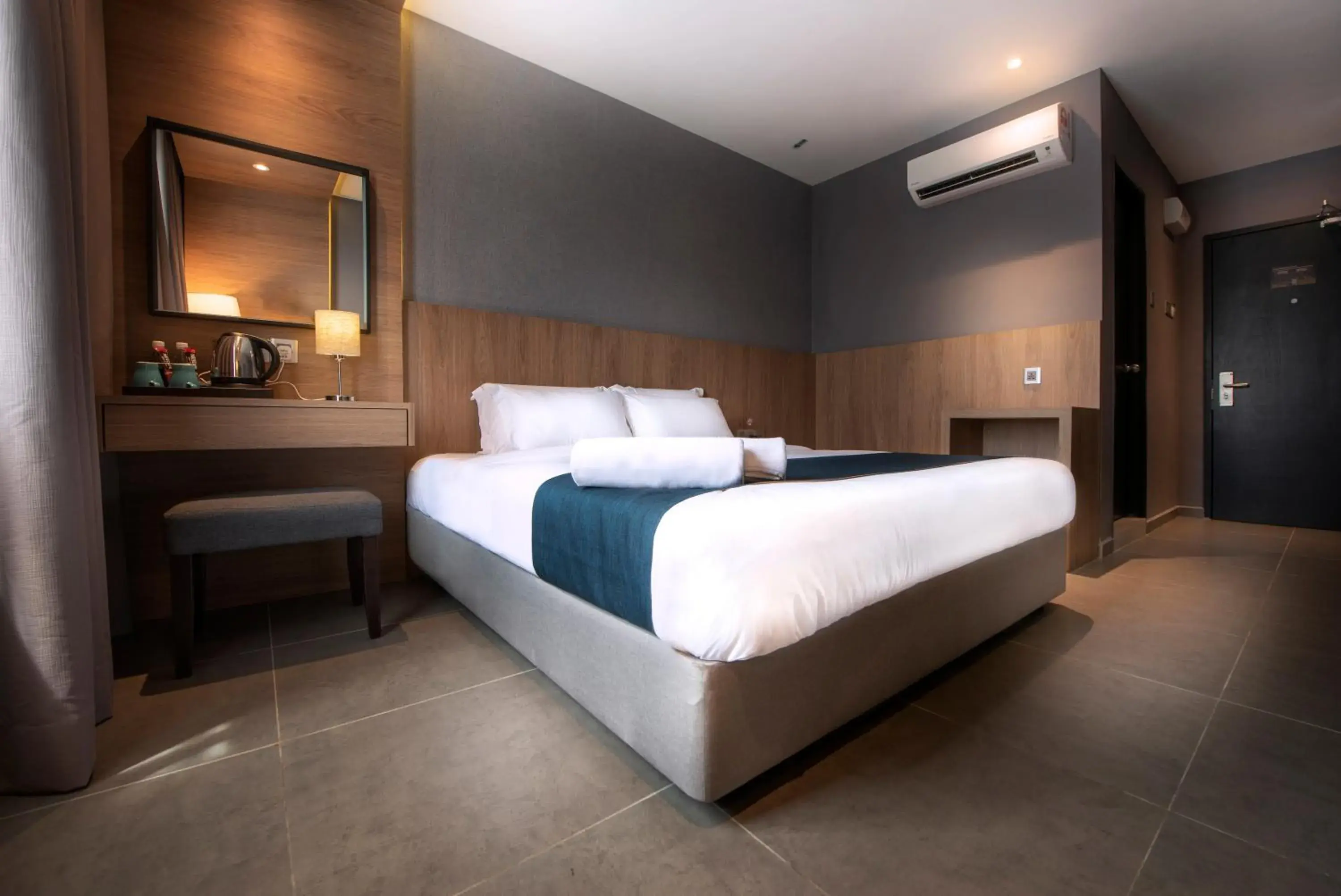 TV and multimedia, Bed in Orange Business Hotel Petaling Jaya