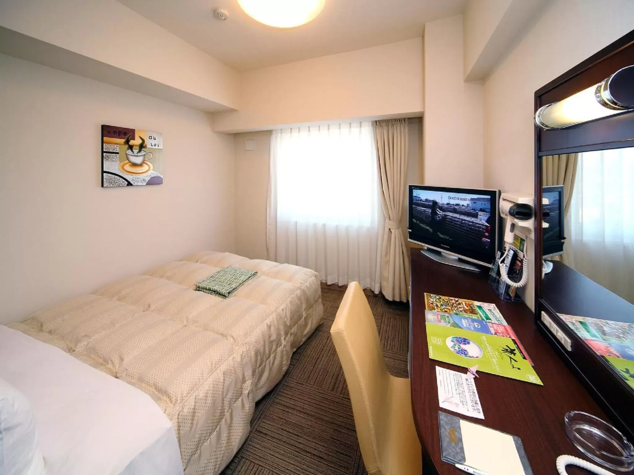 Photo of the whole room, TV/Entertainment Center in Hotel Route-Inn Utsunomiya Miyukicho -Kokudou4gou-