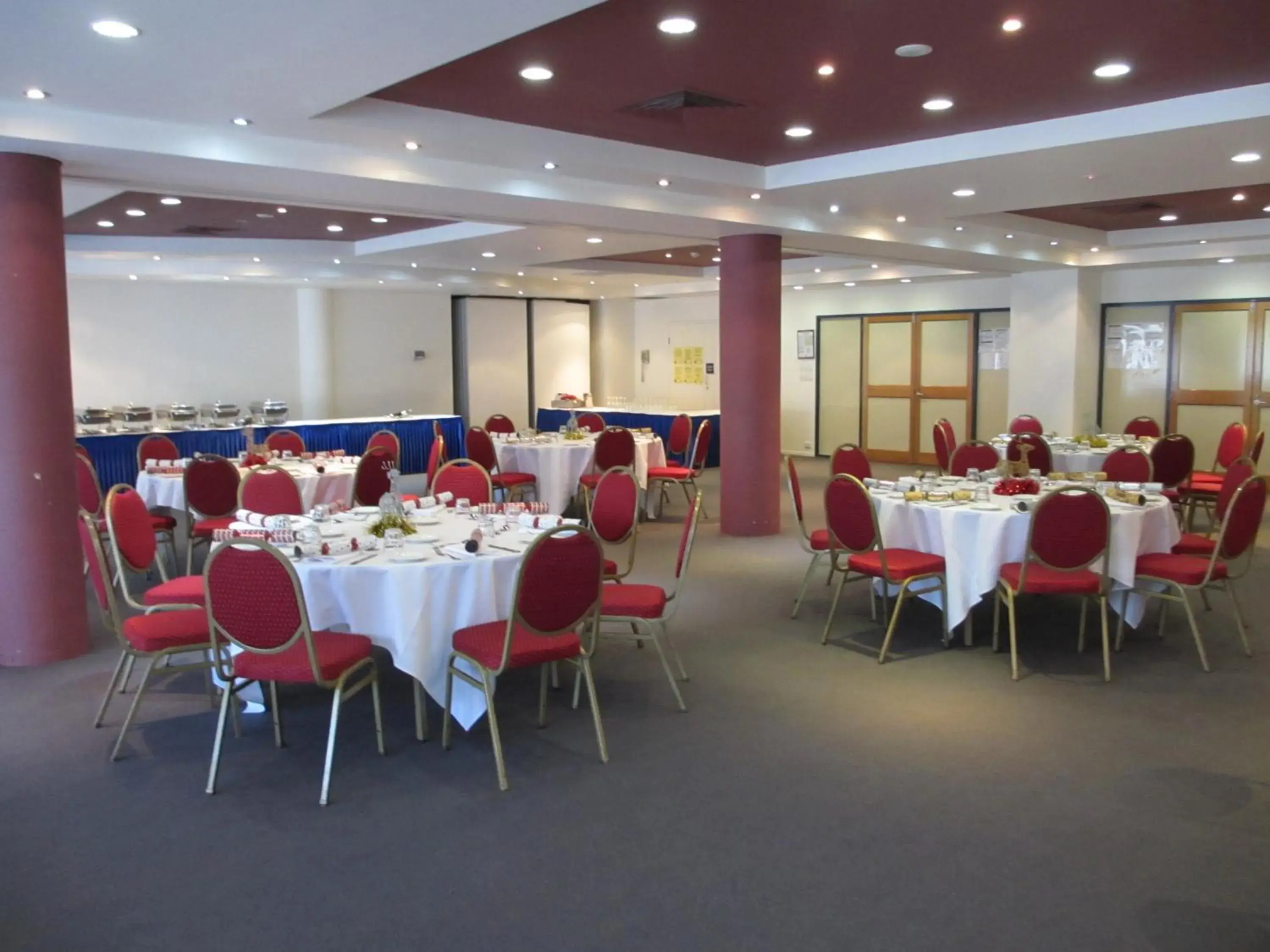 Banquet/Function facilities, Restaurant/Places to Eat in Springwood Tower Apartment Hotel