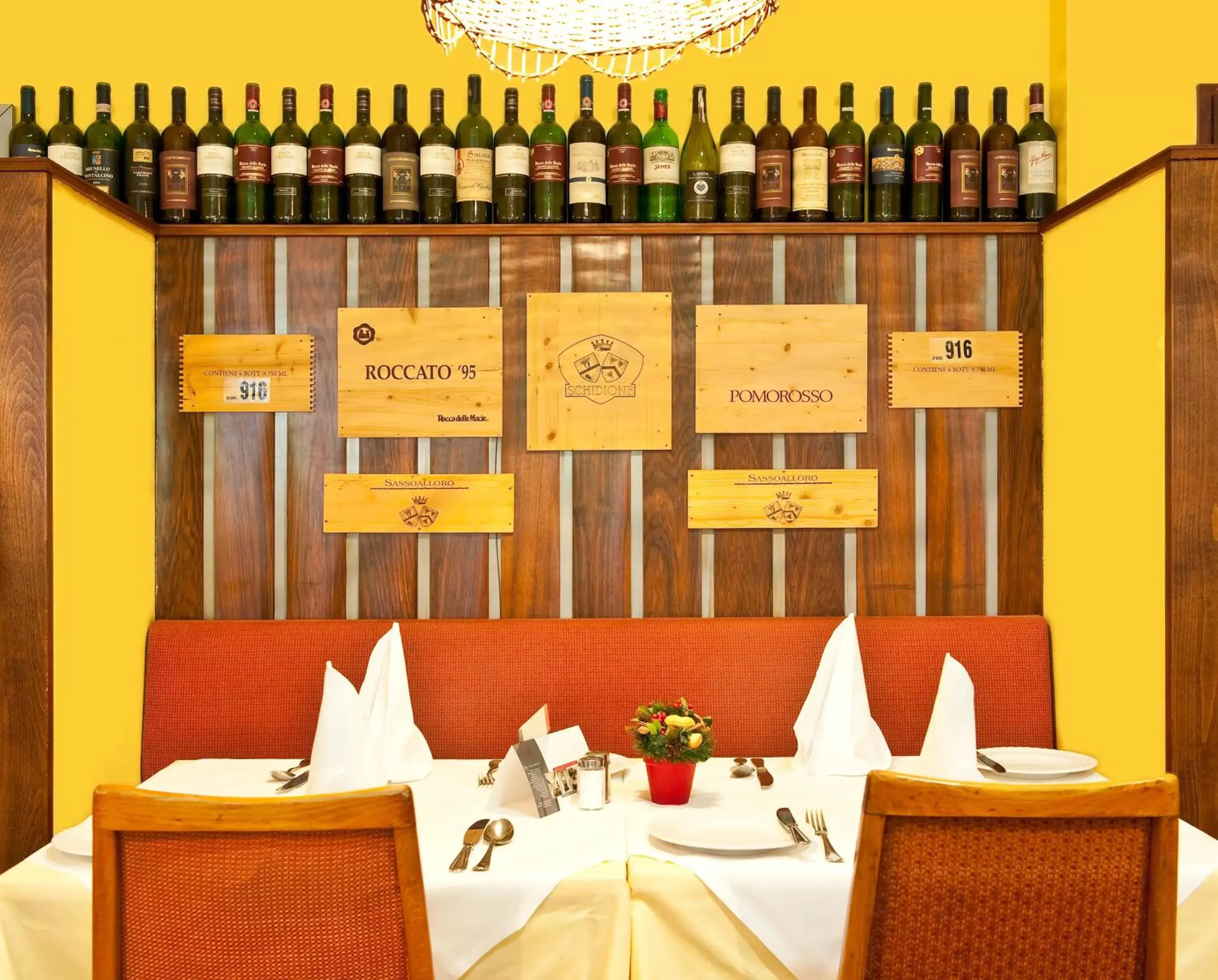 Restaurant/Places to Eat in Graben Hotel