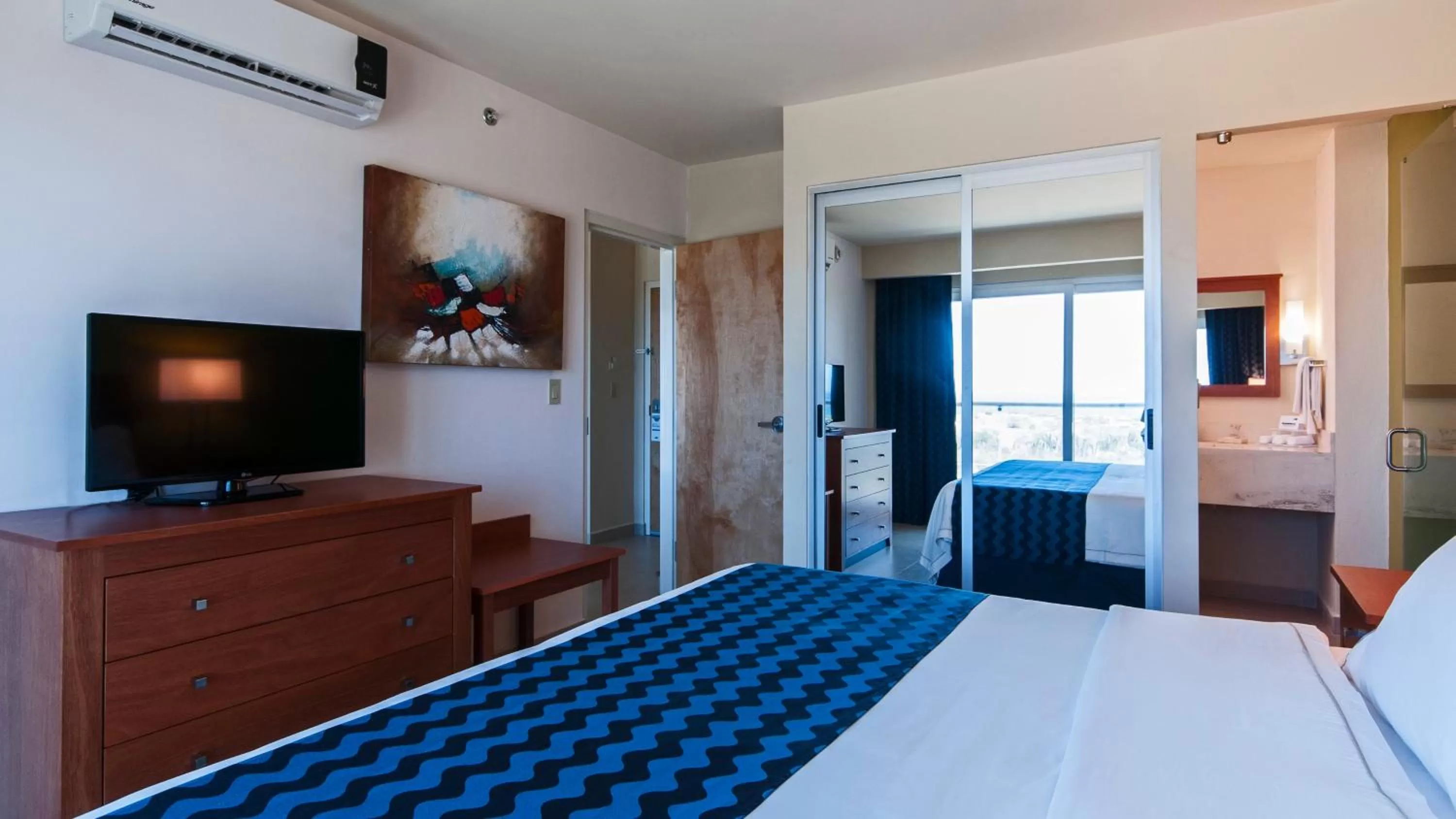 Photo of the whole room, Bed in Holiday Inn Express Cabo San Lucas by IHG