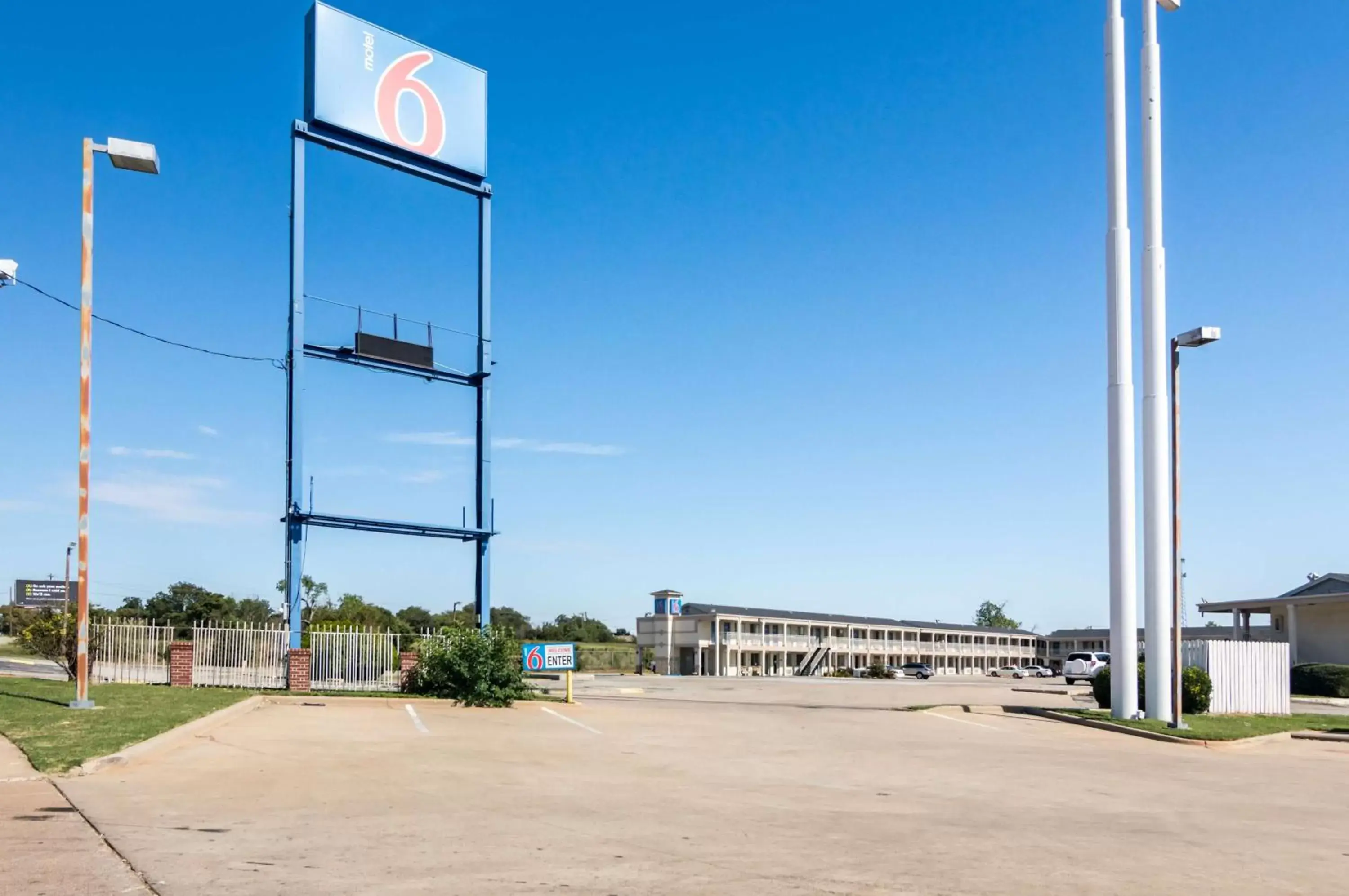 Property building, Nearby Landmark in Motel 6-Wichita Falls, TX - North